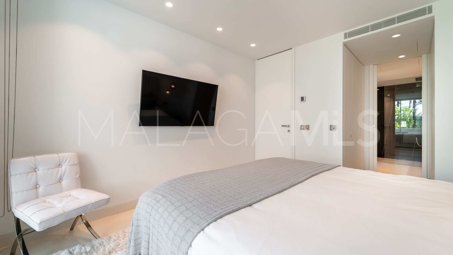 Apartment for sale in Marina Puente Romano