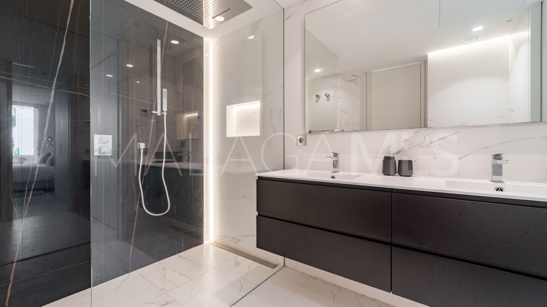 Apartment for sale in Marina Puente Romano
