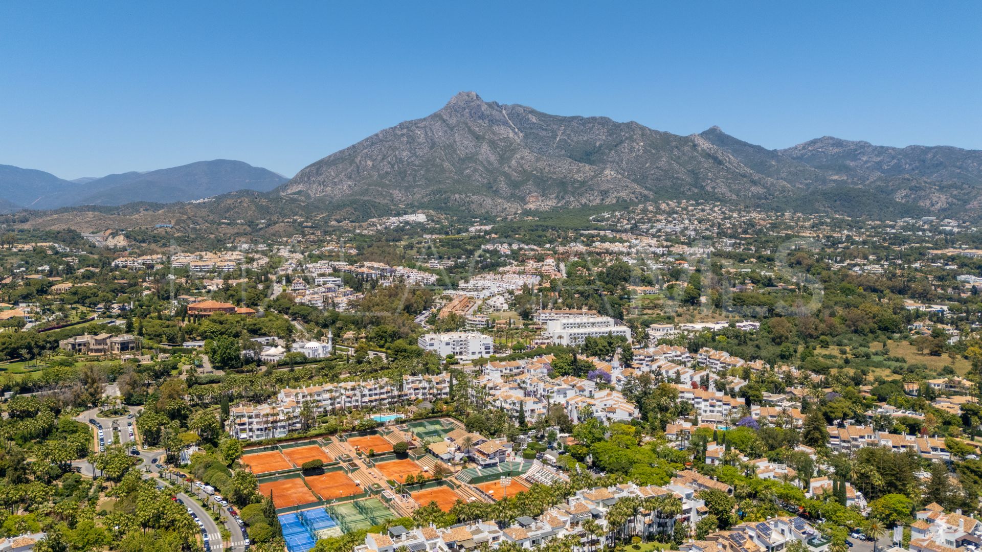 Apartment for sale in Marina Puente Romano