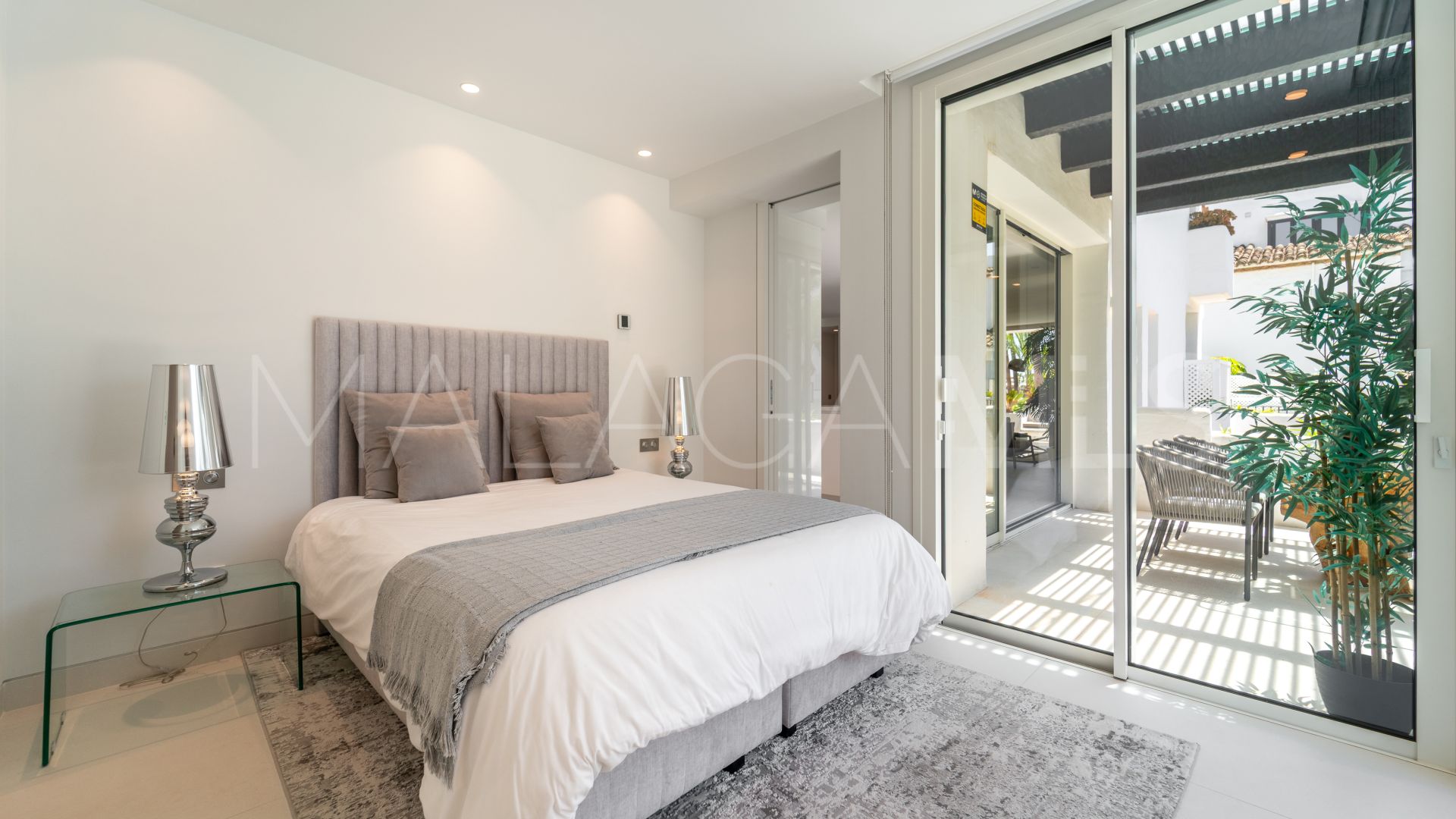 Apartment for sale in Marina Puente Romano
