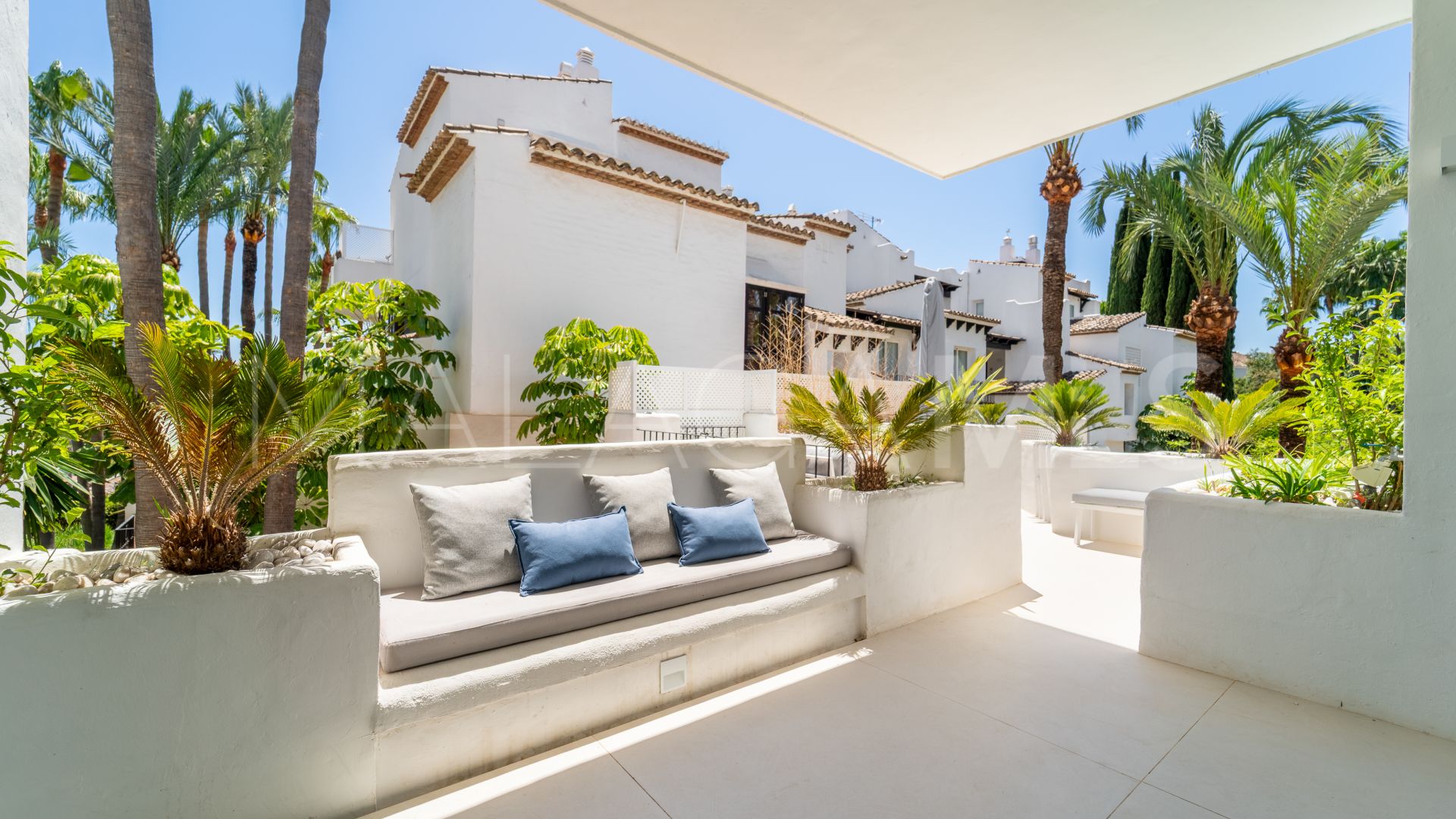 Apartment for sale in Marina Puente Romano