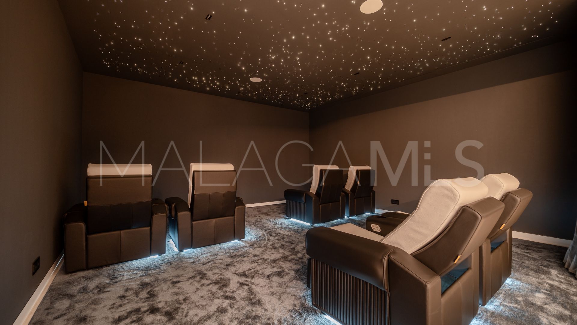 Marbella Golden Mile, villa with 5 bedrooms for sale