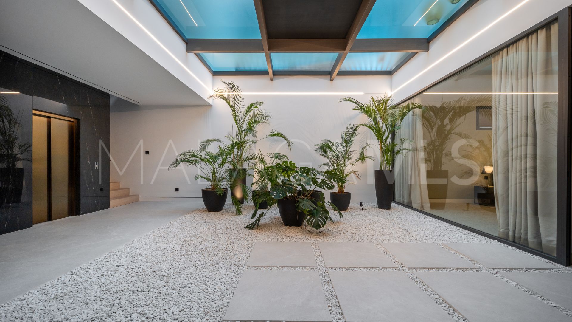 Marbella Golden Mile, villa with 5 bedrooms for sale