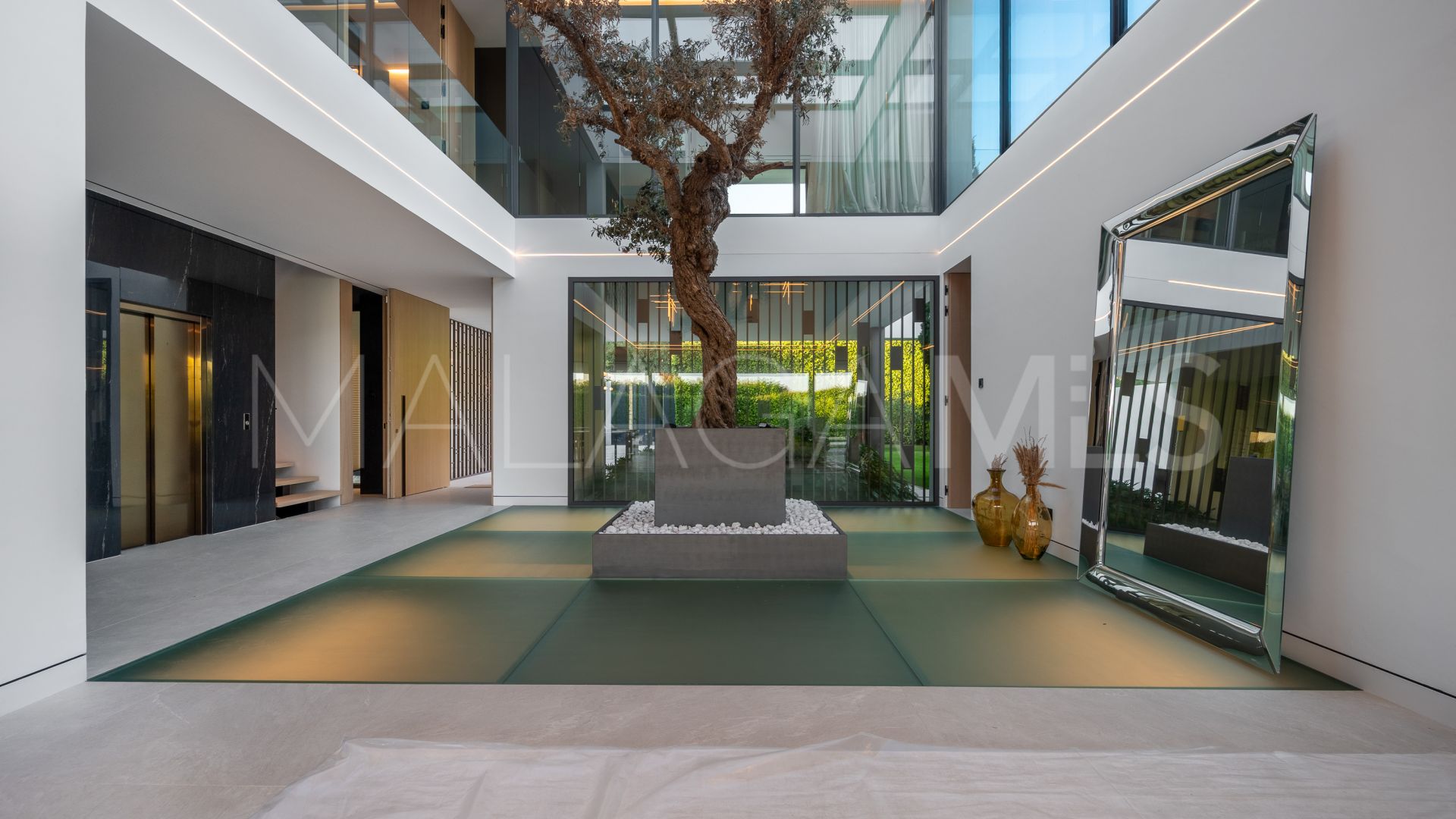 Marbella Golden Mile, villa with 5 bedrooms for sale