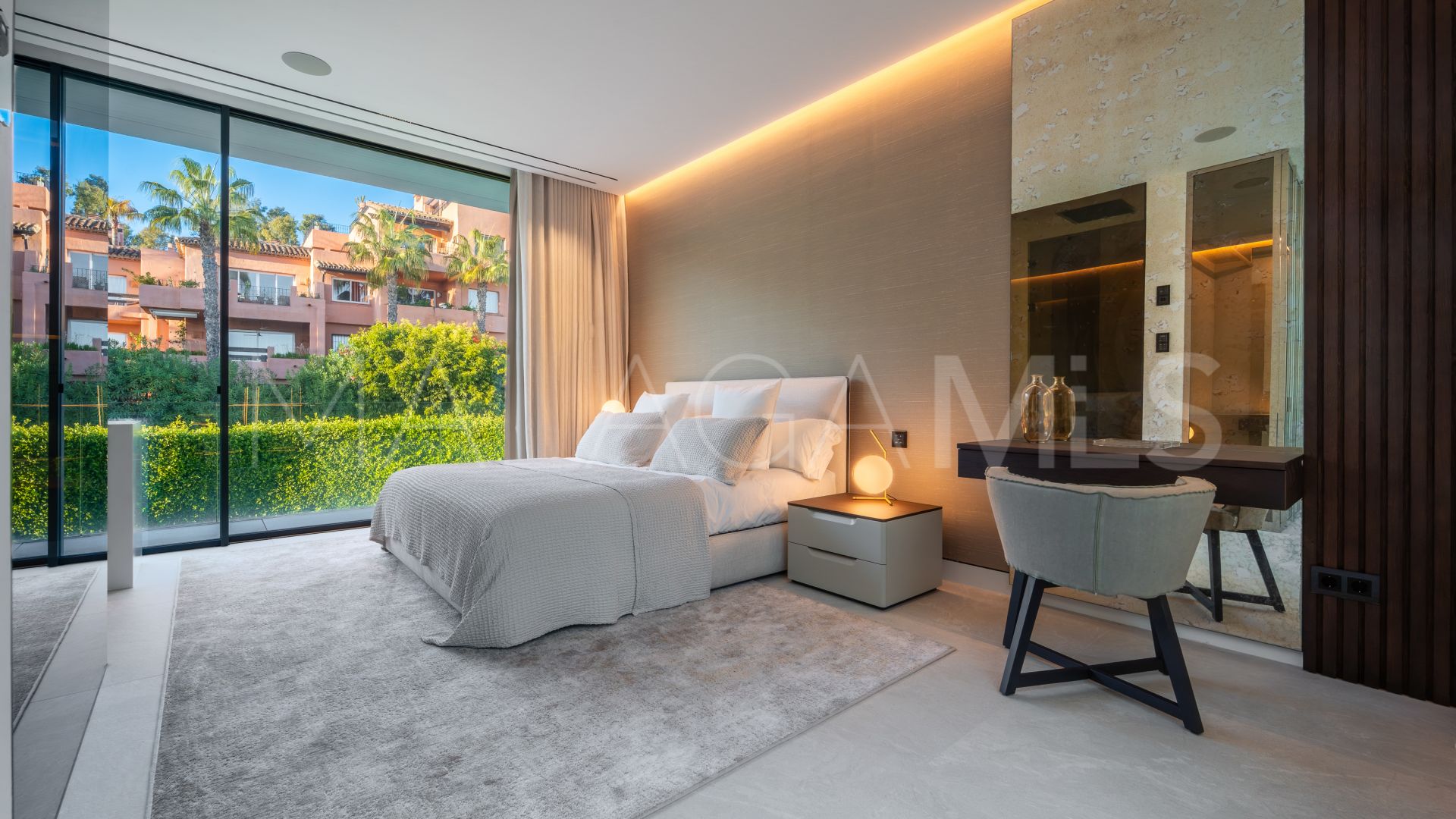 Marbella Golden Mile, villa with 5 bedrooms for sale