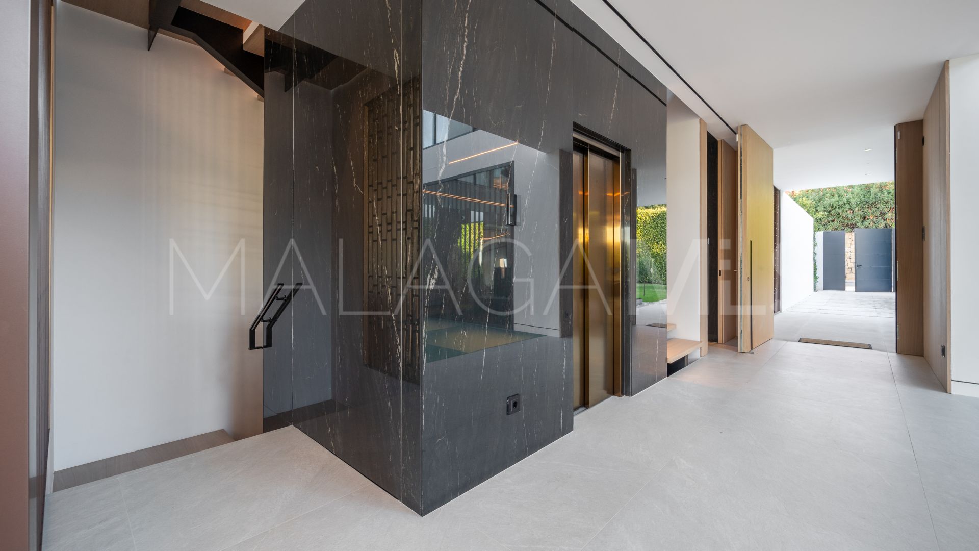 Marbella Golden Mile, villa with 5 bedrooms for sale