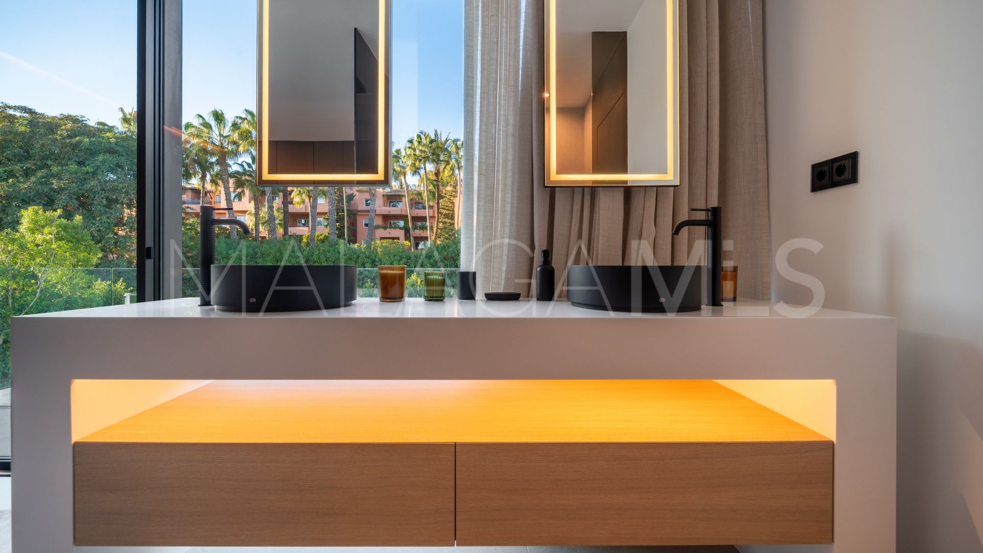 Marbella Golden Mile, villa with 5 bedrooms for sale