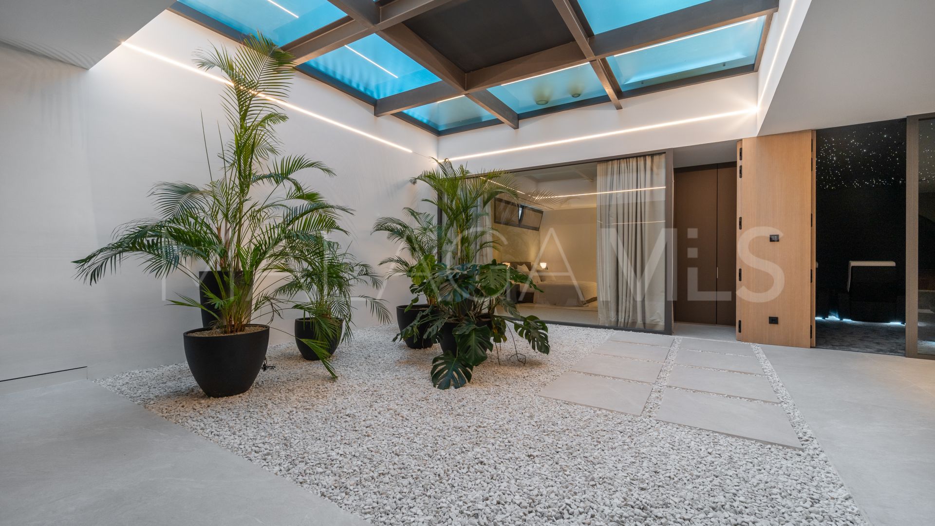 Marbella Golden Mile, villa with 5 bedrooms for sale