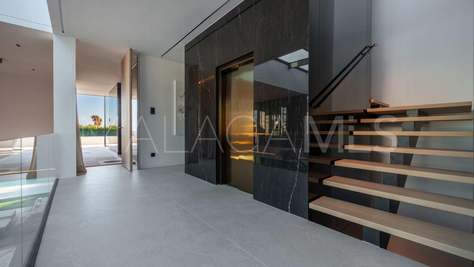 Marbella Golden Mile, villa with 5 bedrooms for sale