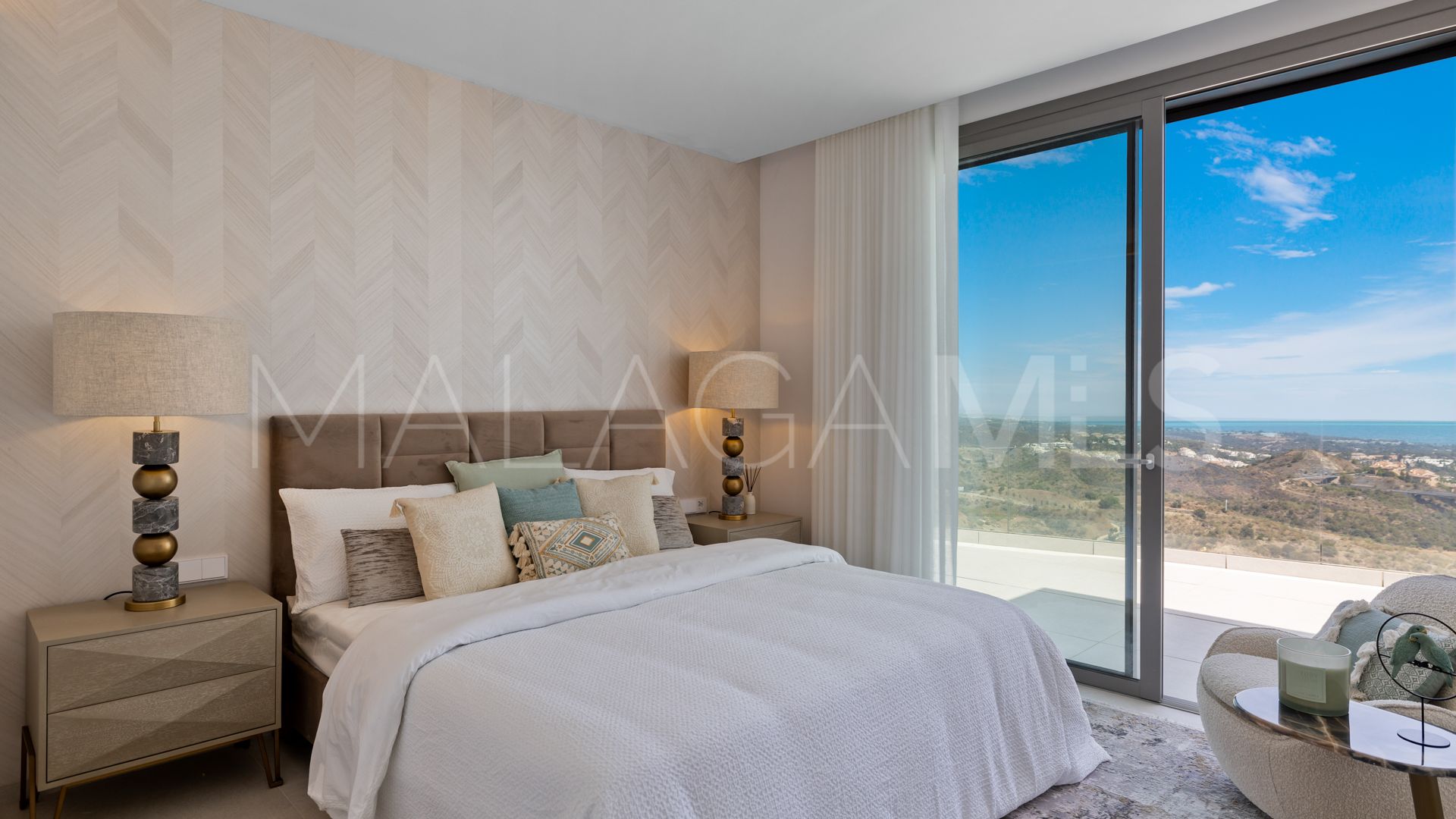 Atico with 4 bedrooms for sale in Real de La Quinta