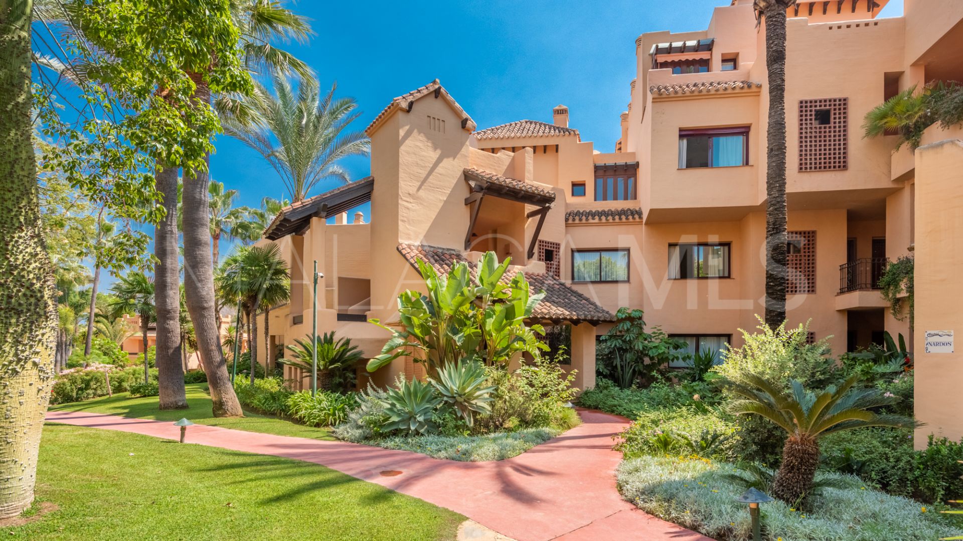 Buy atico duplex in Bahia Alcantara de 3 bedrooms
