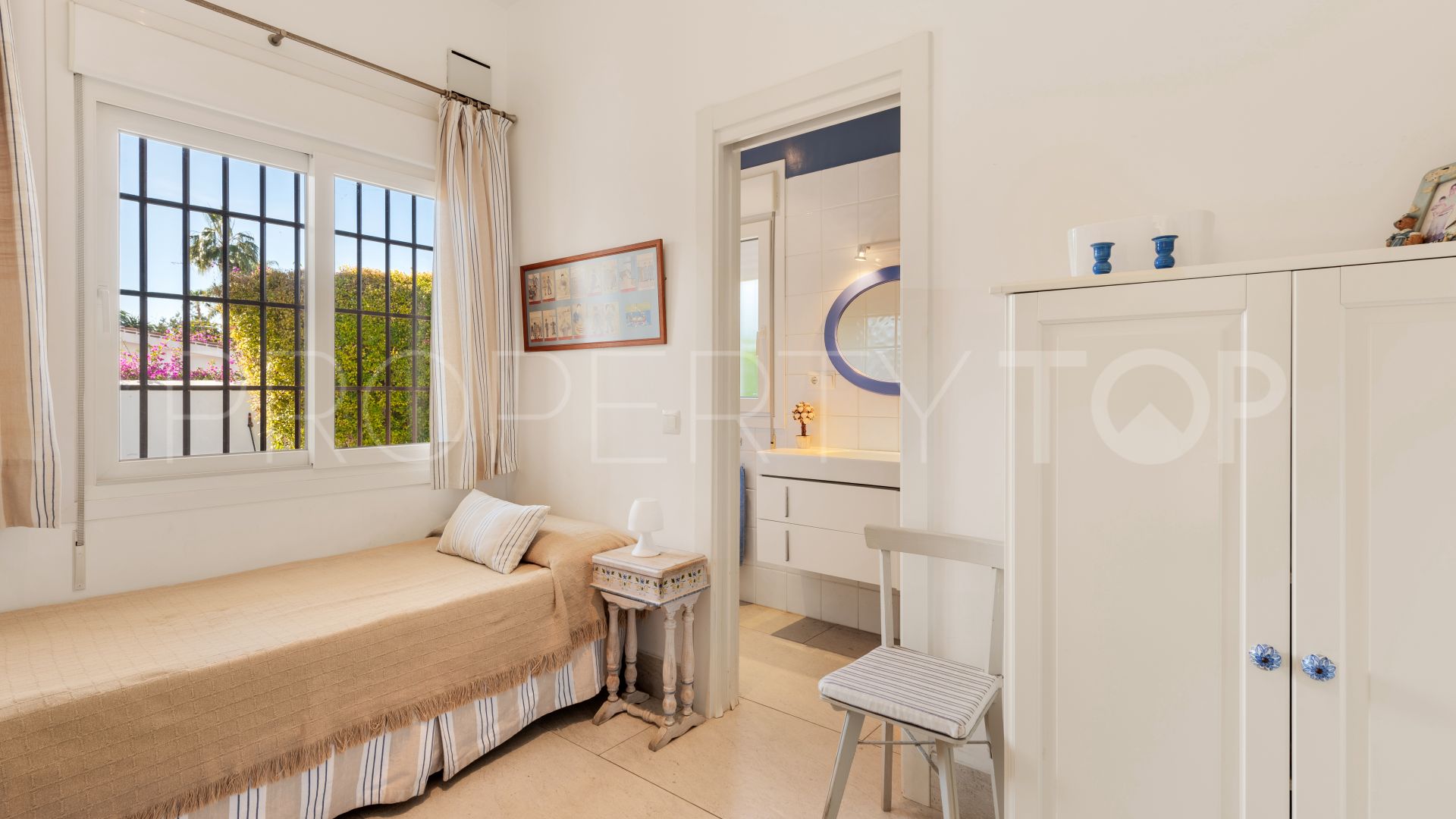 For sale villa in Cortijo Blanco with 5 bedrooms