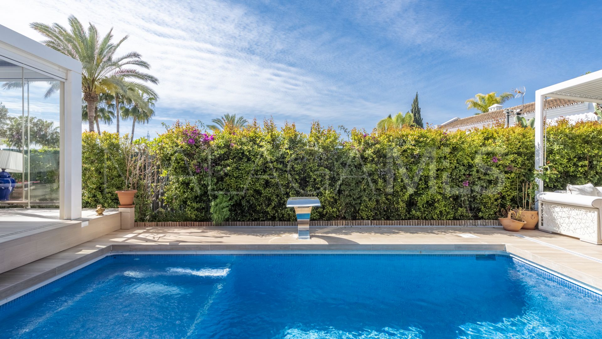 Villa for sale in Rocio de Nagüeles