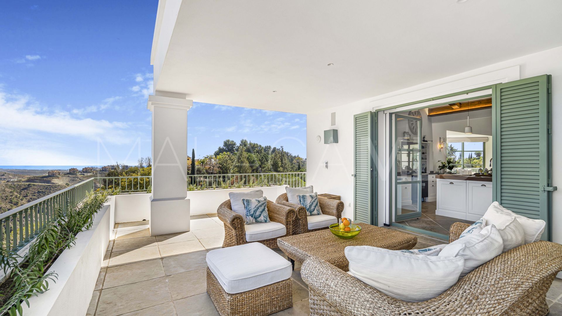 Buy villa with 5 bedrooms in El Madroñal