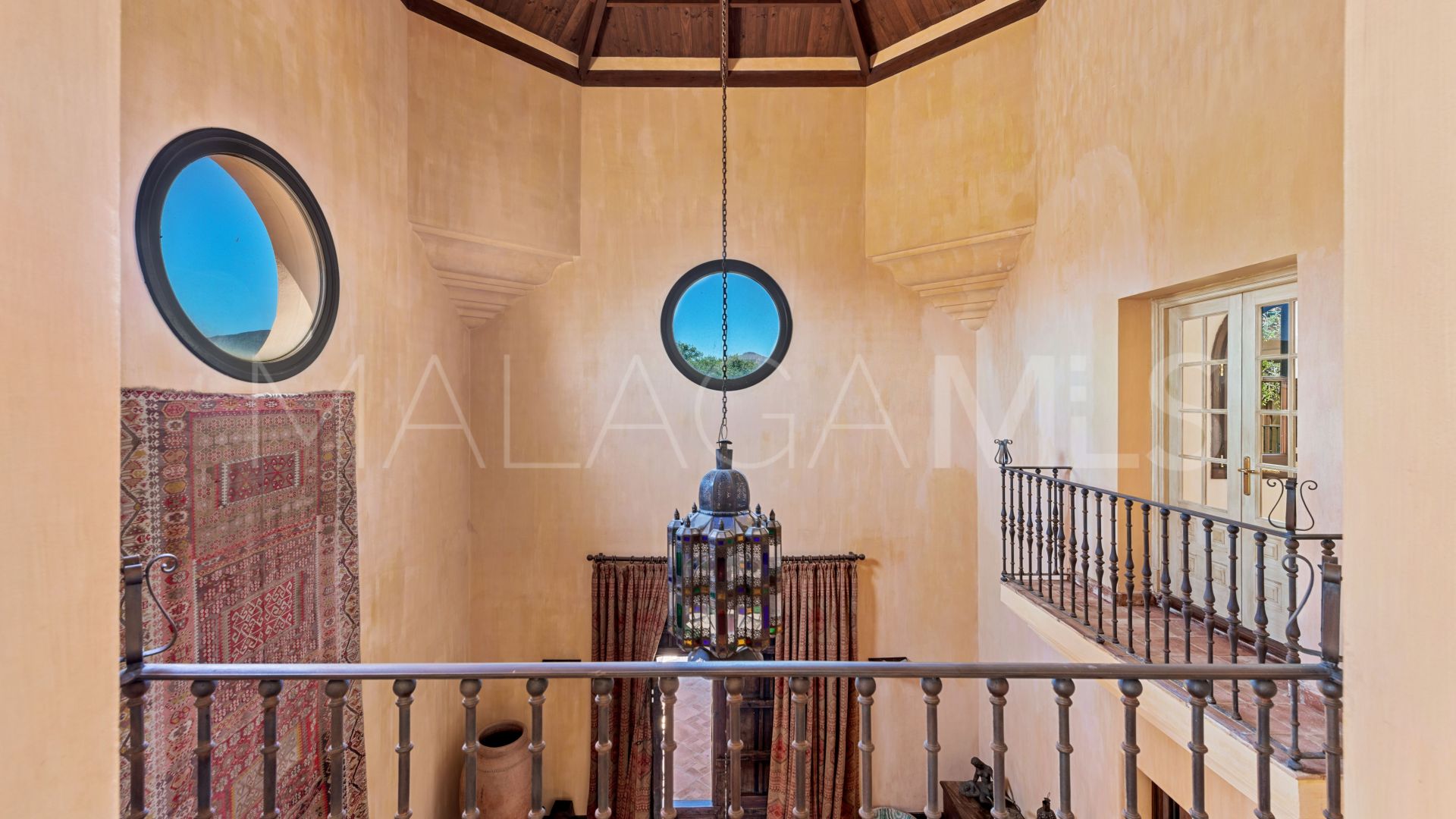 Villa for sale in La Mairena