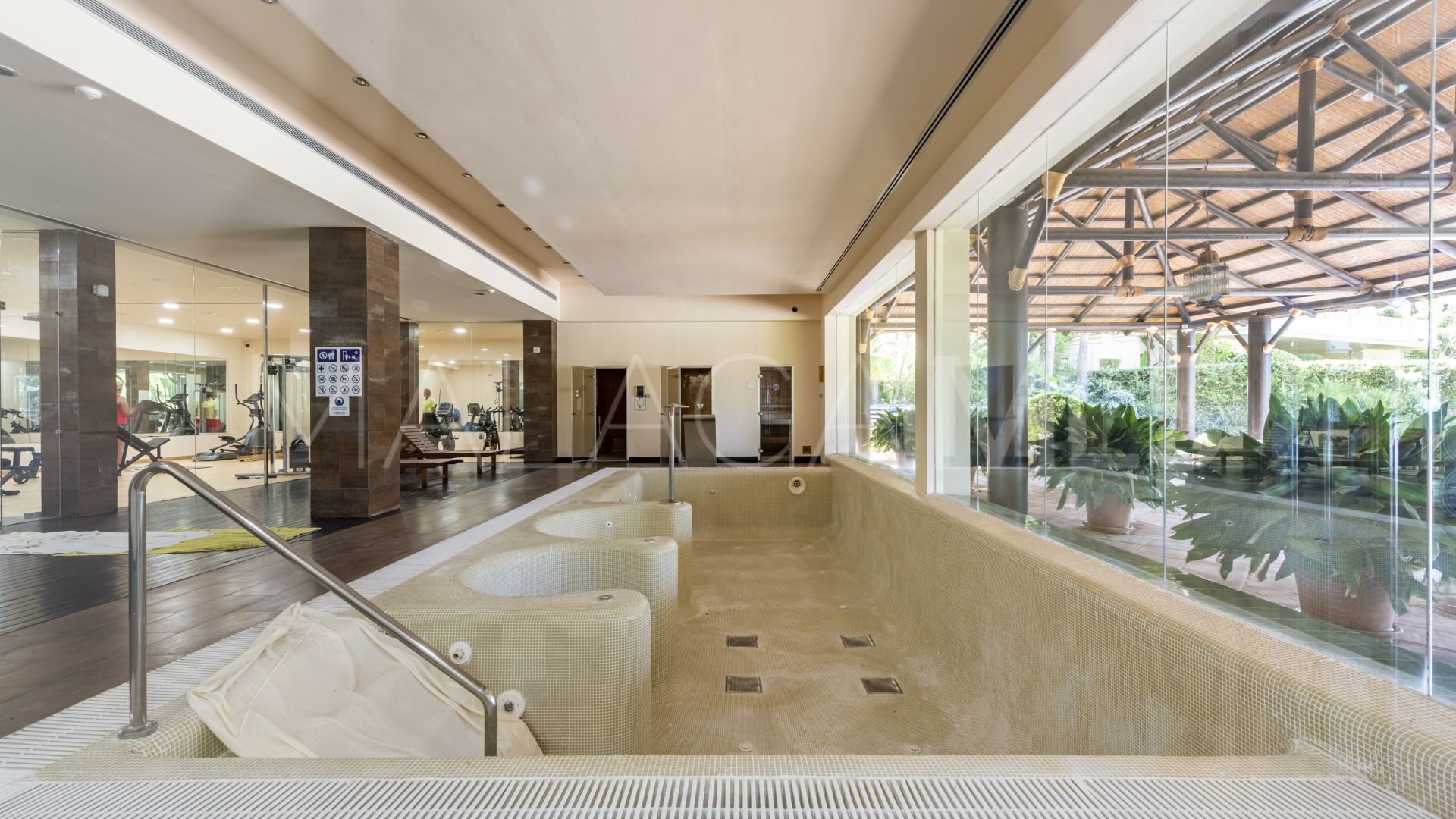 Zweistöckiges penthouse for sale in Los Capanes del Golf