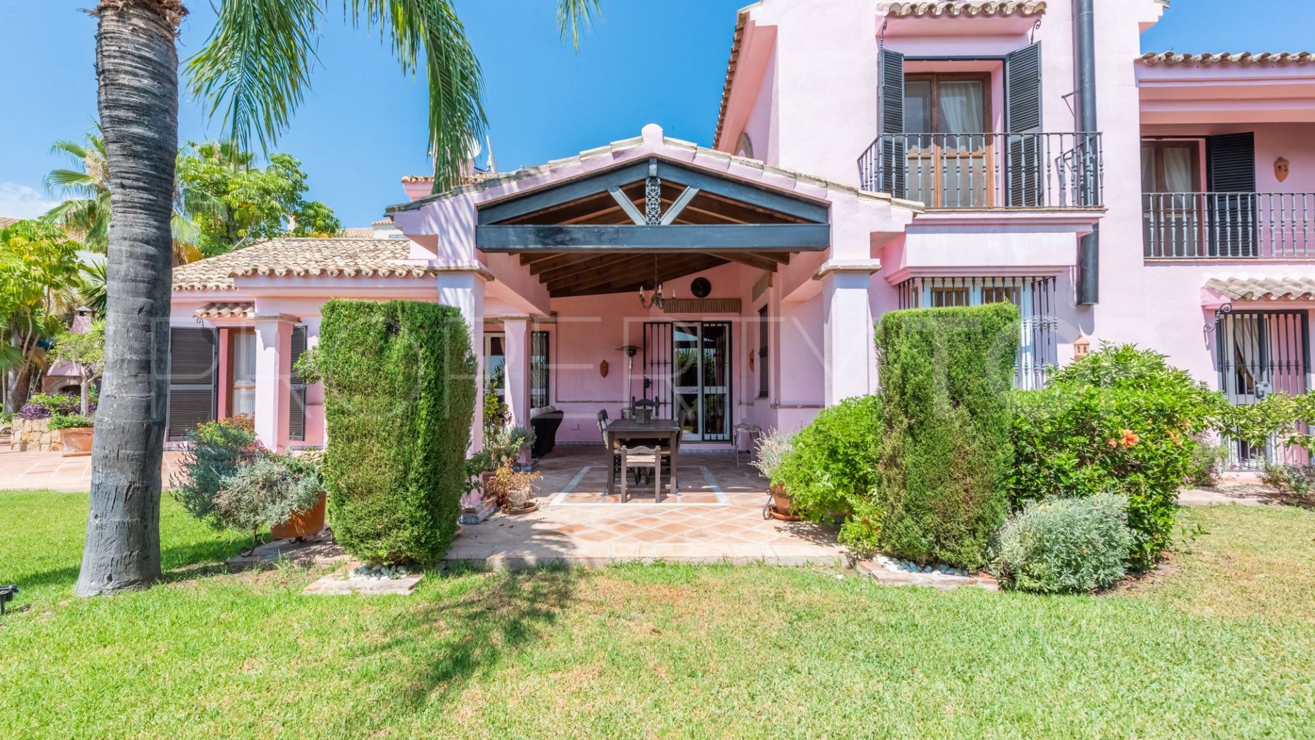 Villa en venta en Los Almendros