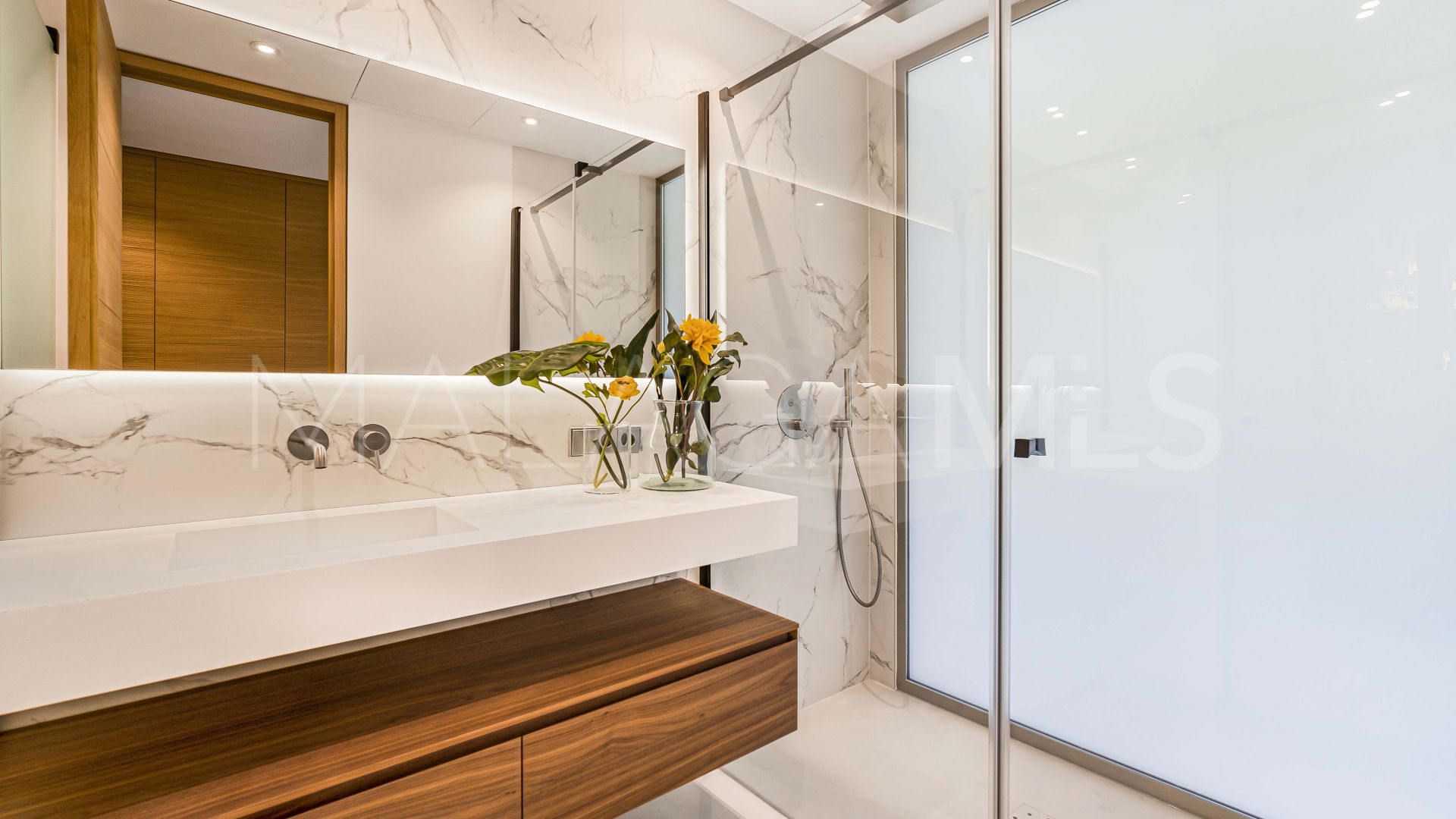 Buy Gray D'Albion 4 bedrooms apartment