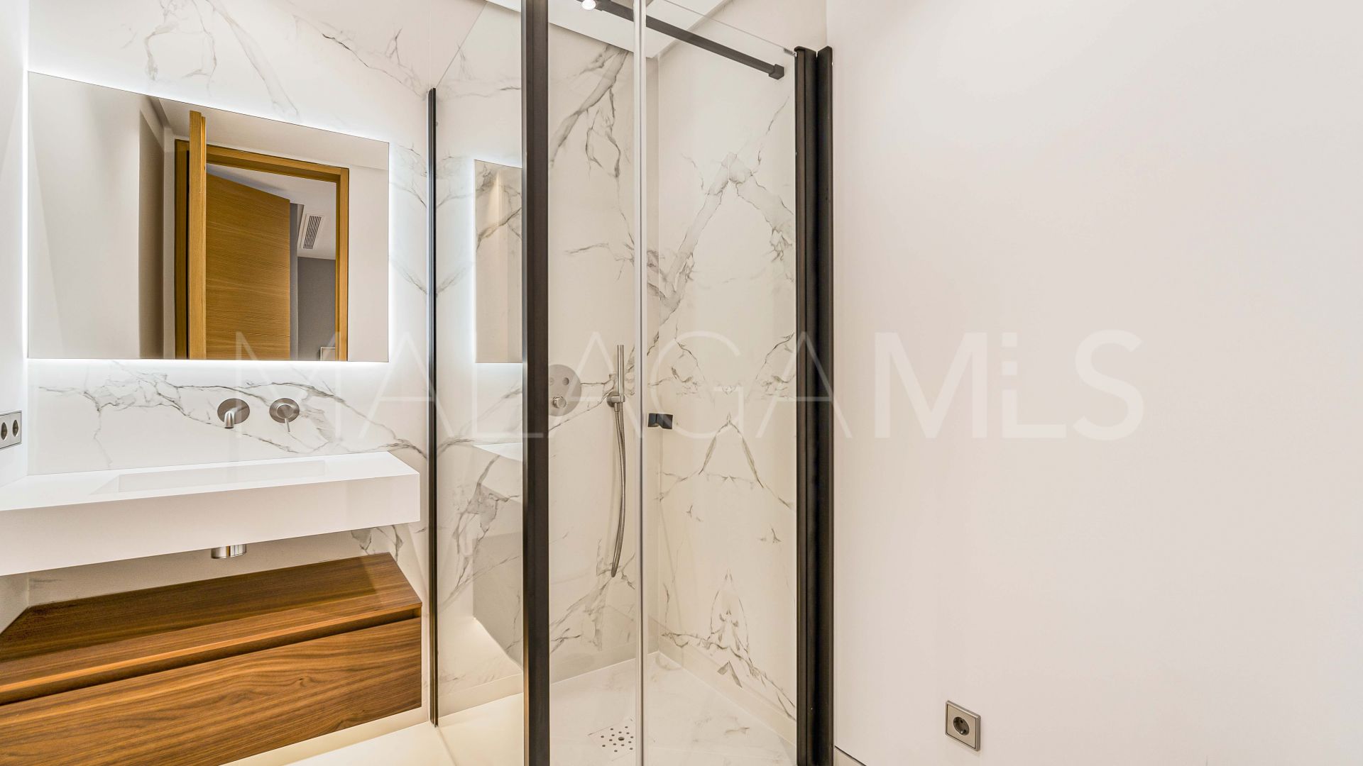 Buy Gray D'Albion 4 bedrooms apartment
