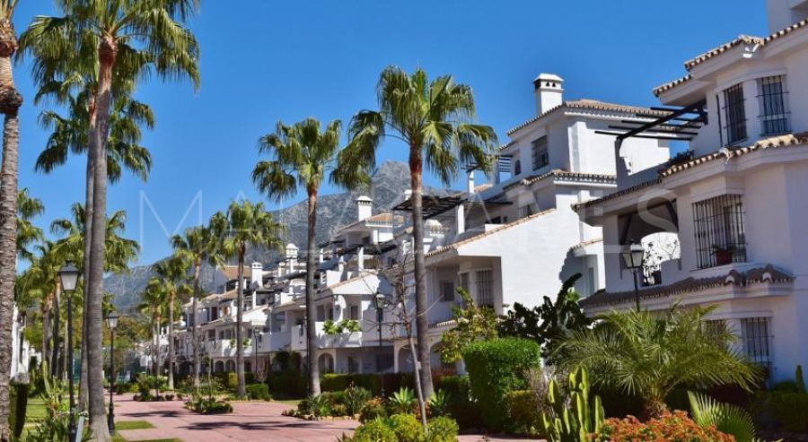 Zweistöckiges penthouse for sale in Los Naranjos de Marbella