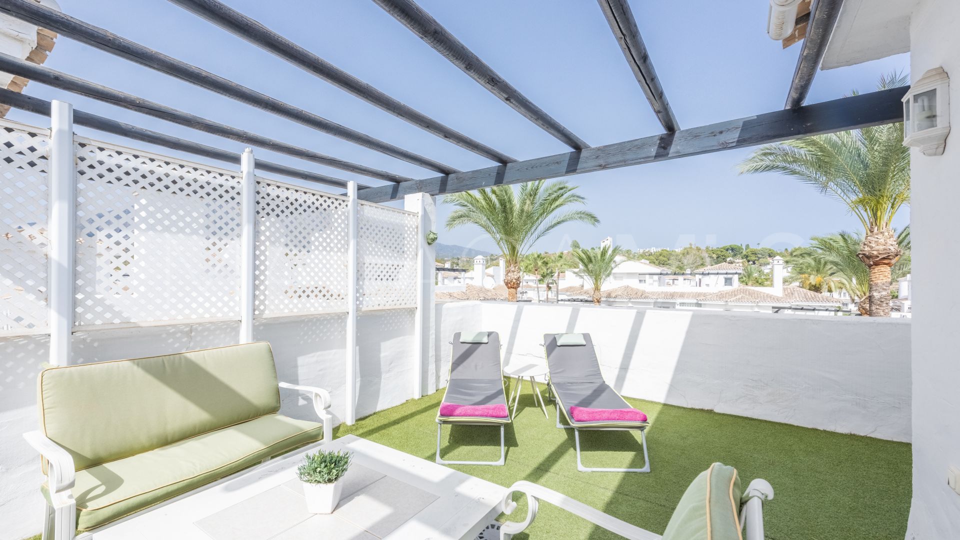 Duplex penthouse for sale in Los Naranjos de Marbella