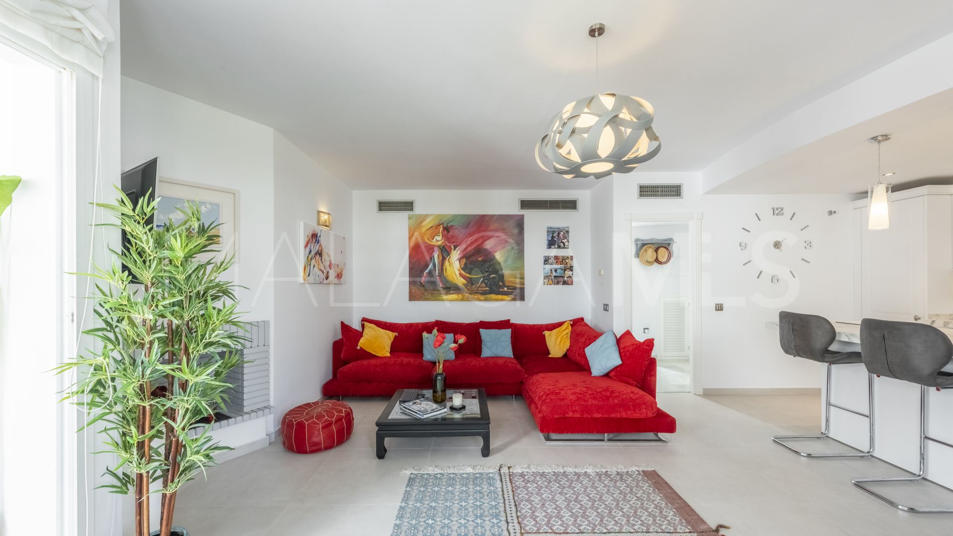 Buy duplex penthouse in Los Naranjos de Marbella