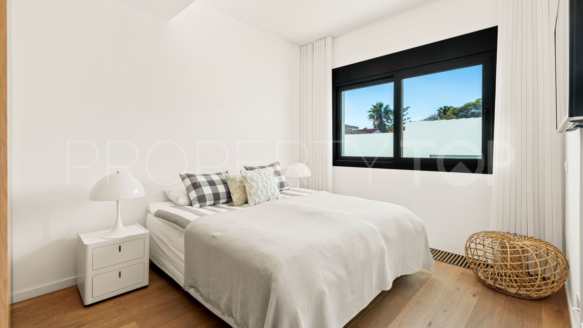 Costabella 6 bedrooms villa for sale