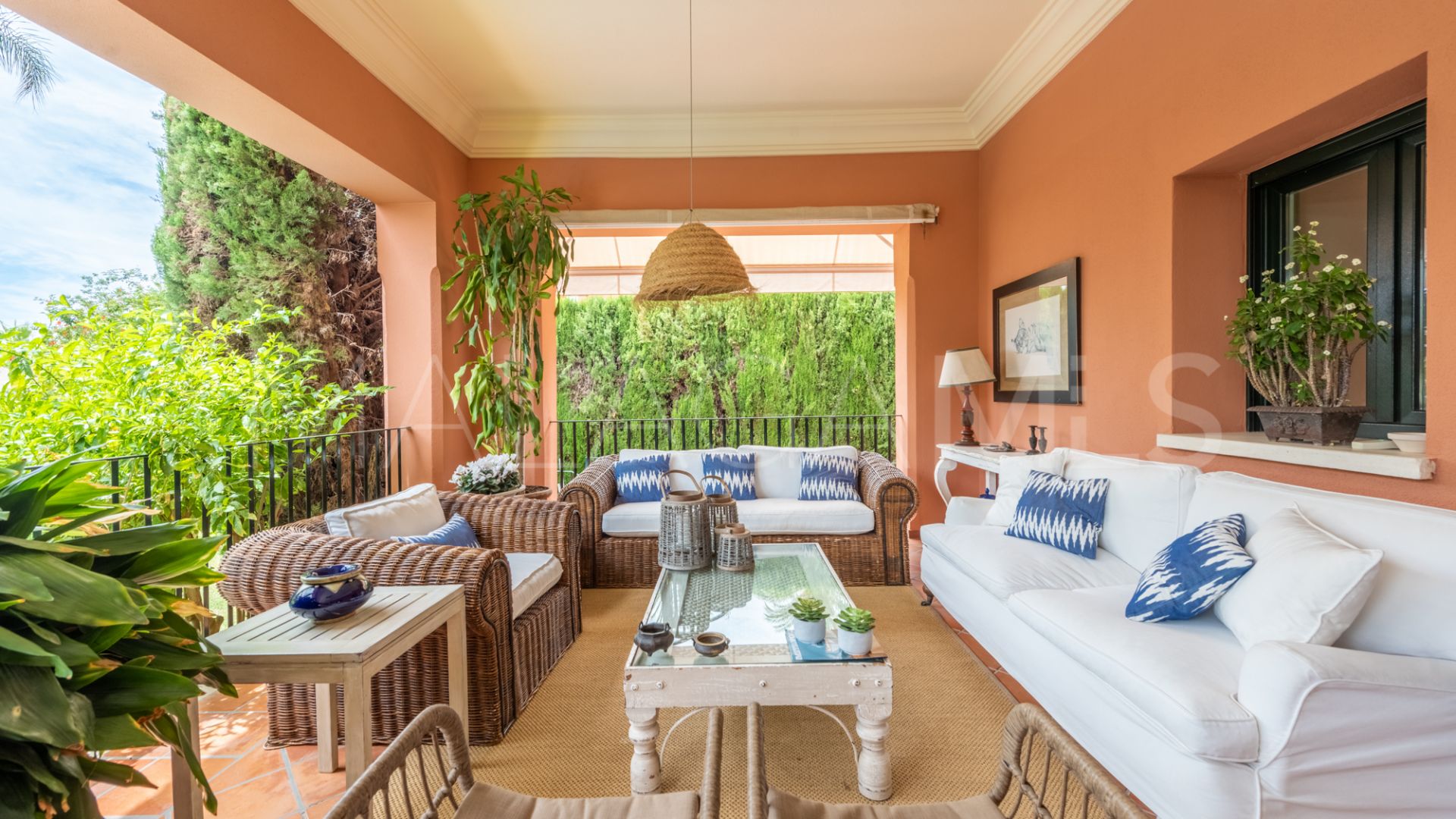 Villa for sale in Altos de Puente Romano