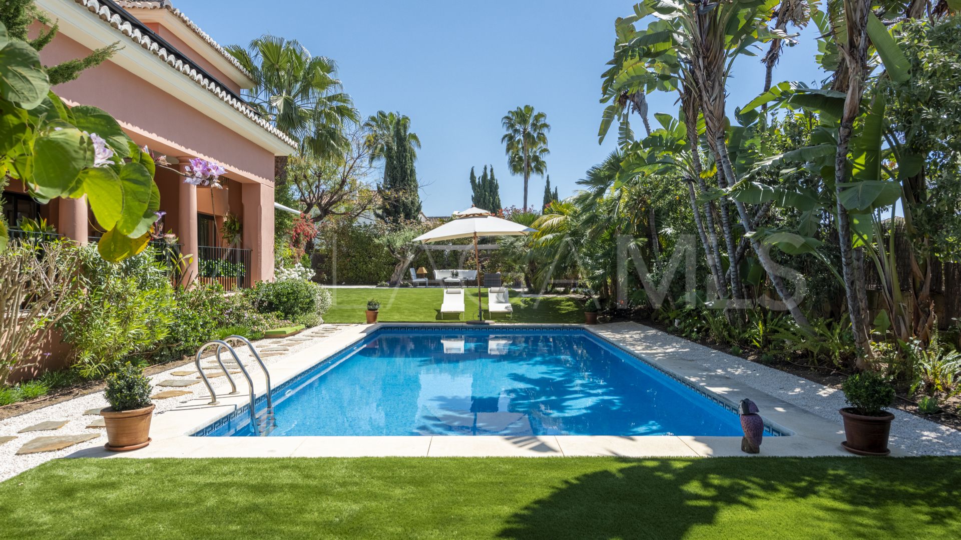 Villa for sale in Altos de Puente Romano