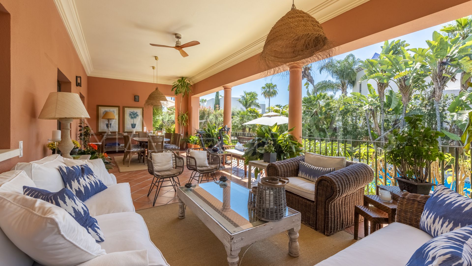 Villa for sale in Altos de Puente Romano
