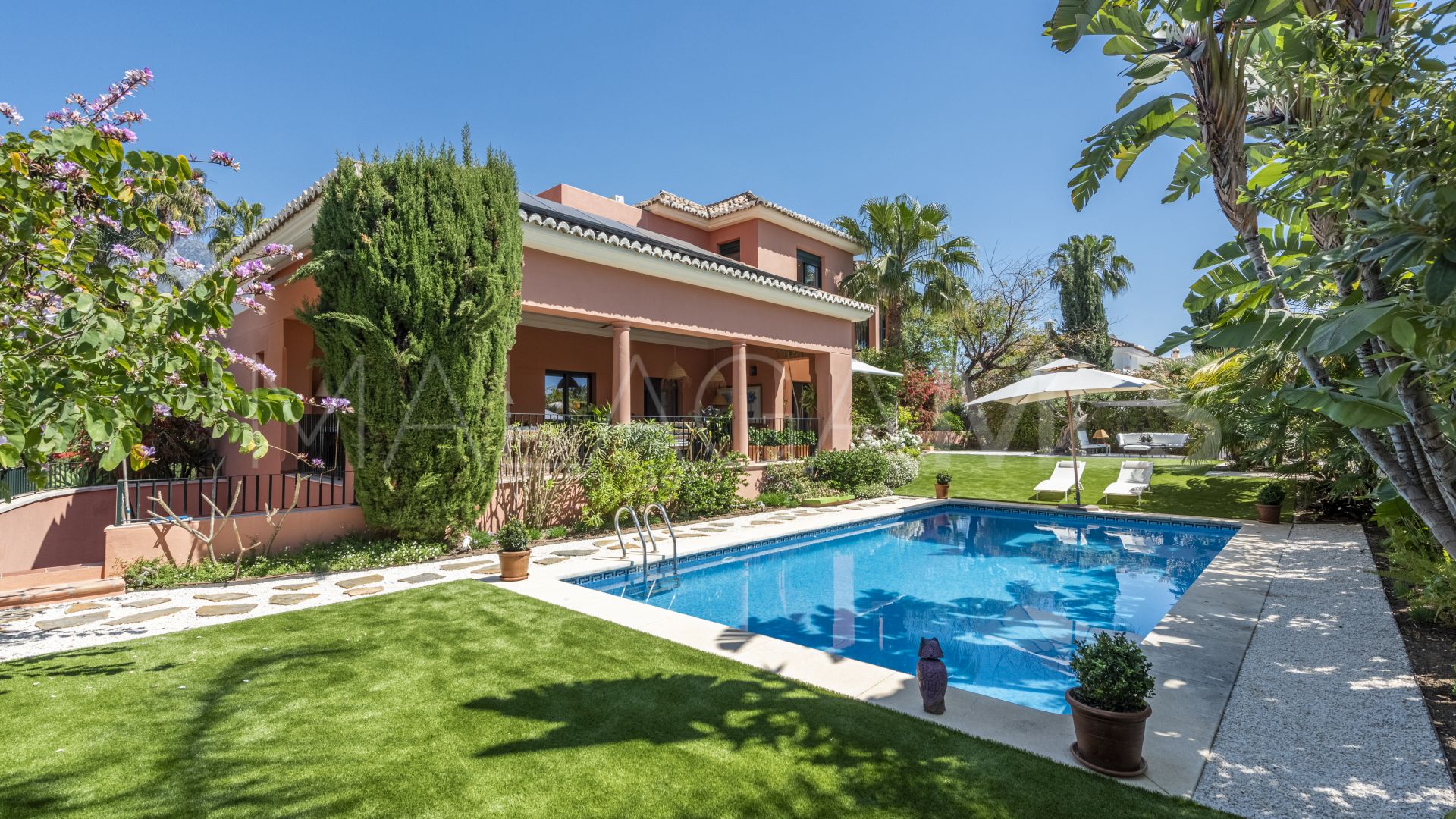 Villa for sale in Altos de Puente Romano