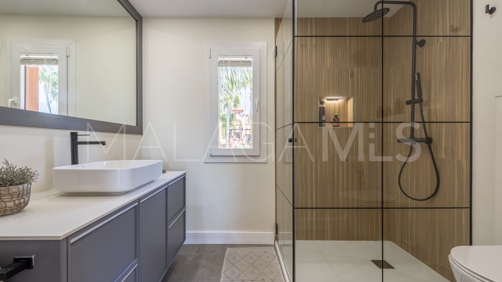 Villa for sale in Altos de Puente Romano