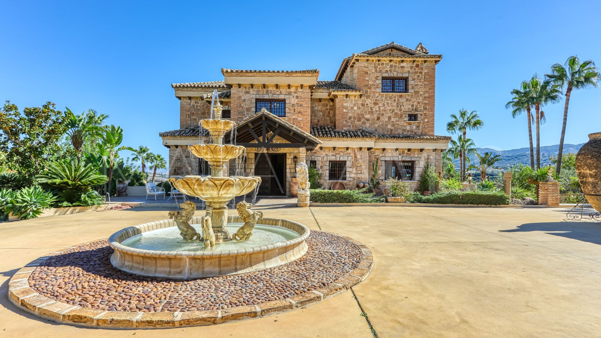 Villa for sale in Alhaurin de la Torre
