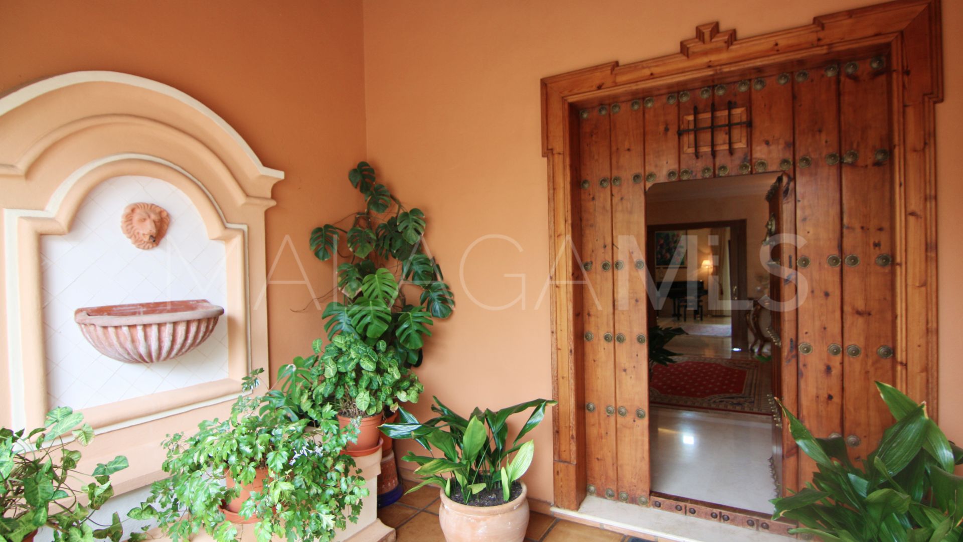 Villa in Altos Reales for sale