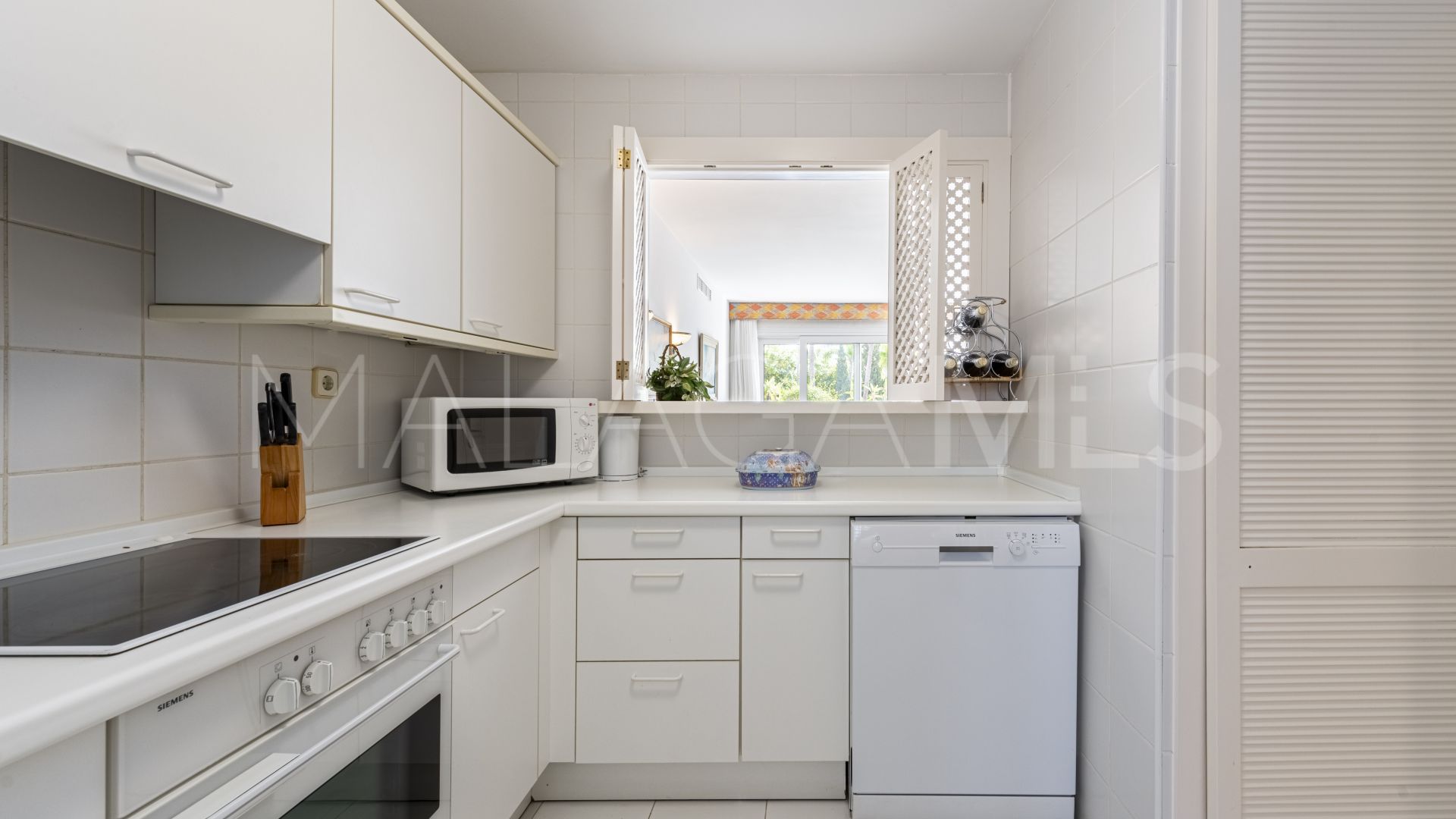 Se vende apartamento planta baja in Alhambra del Mar with 2 bedrooms