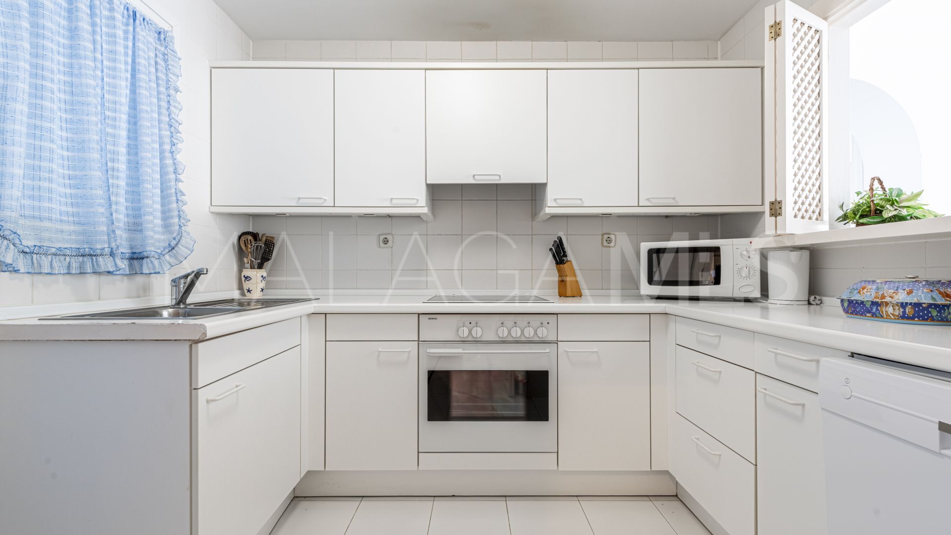 Se vende apartamento planta baja in Alhambra del Mar with 2 bedrooms