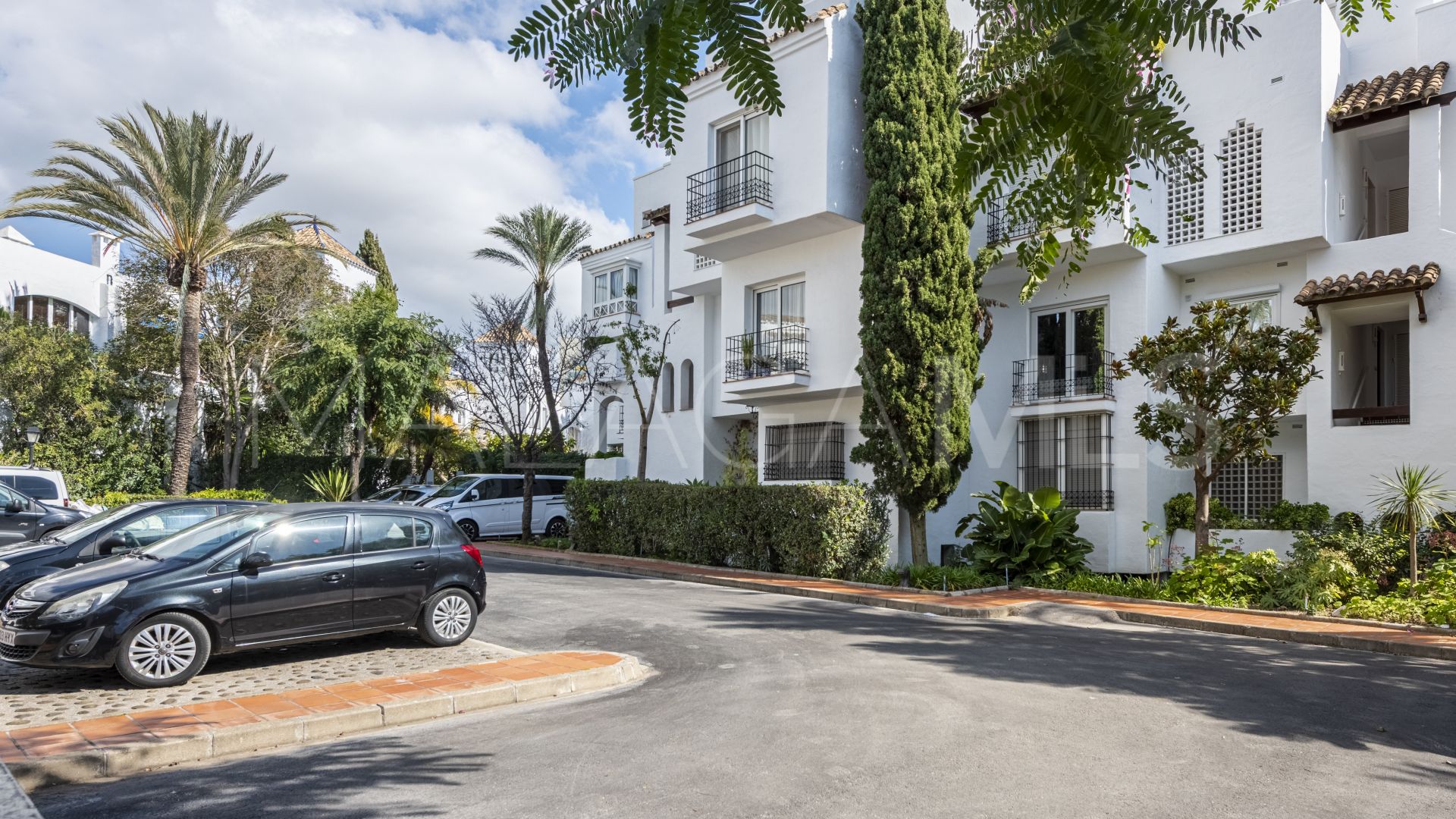 Se vende apartamento planta baja in Alhambra del Mar with 2 bedrooms