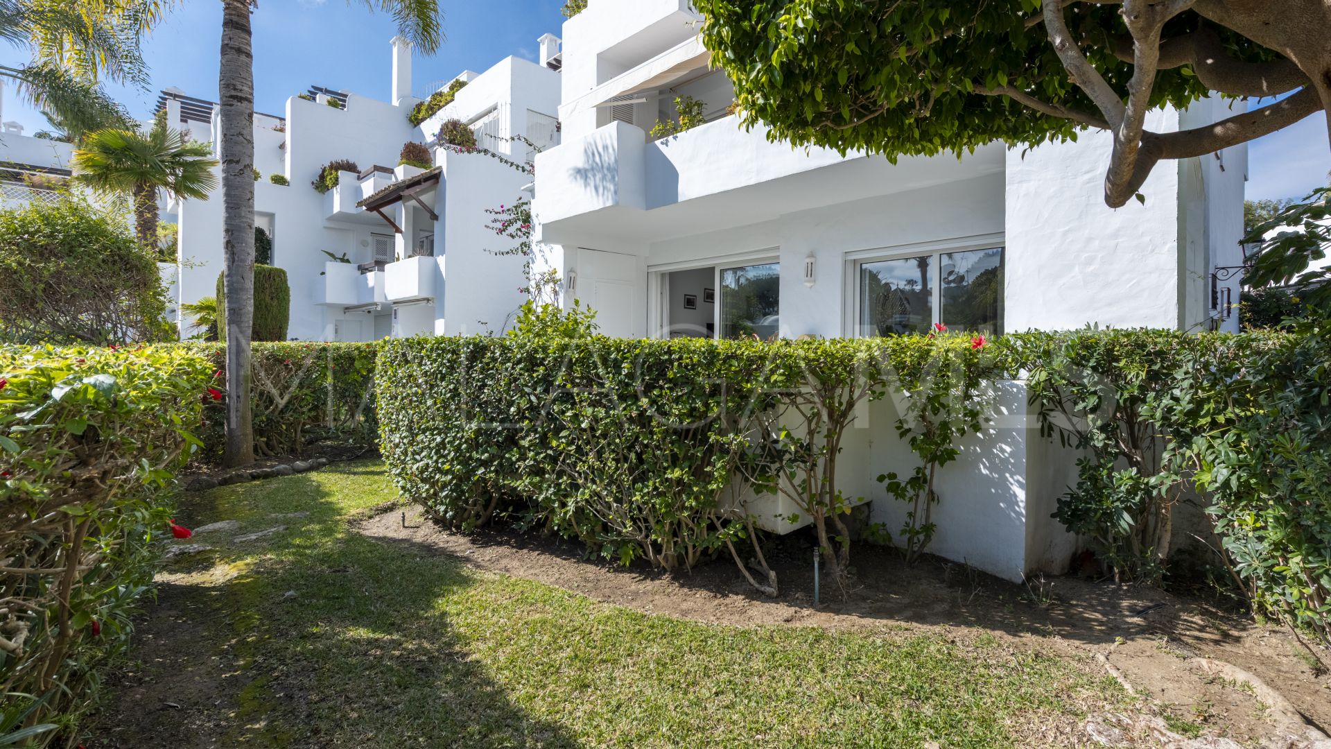 Se vende apartamento planta baja in Alhambra del Mar with 2 bedrooms