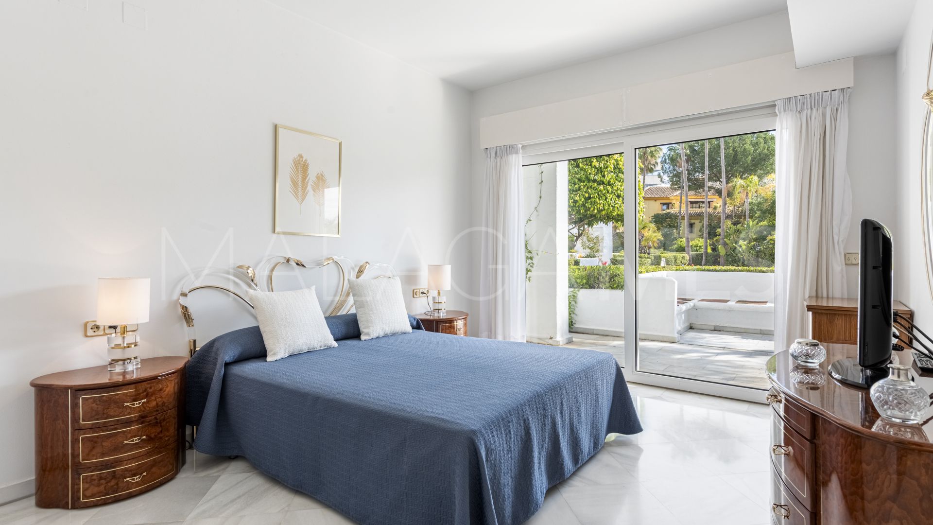 Se vende apartamento planta baja in Alhambra del Mar with 2 bedrooms