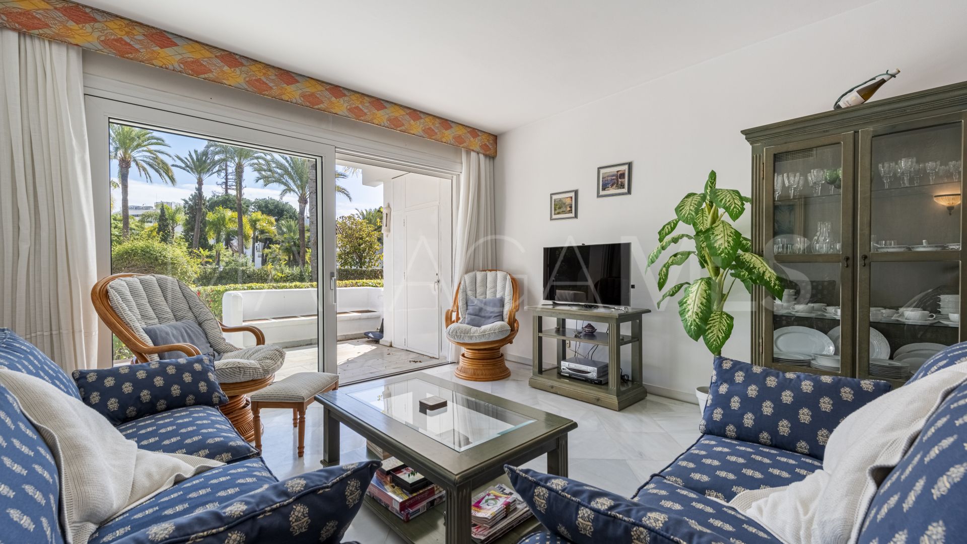 Se vende apartamento planta baja in Alhambra del Mar with 2 bedrooms