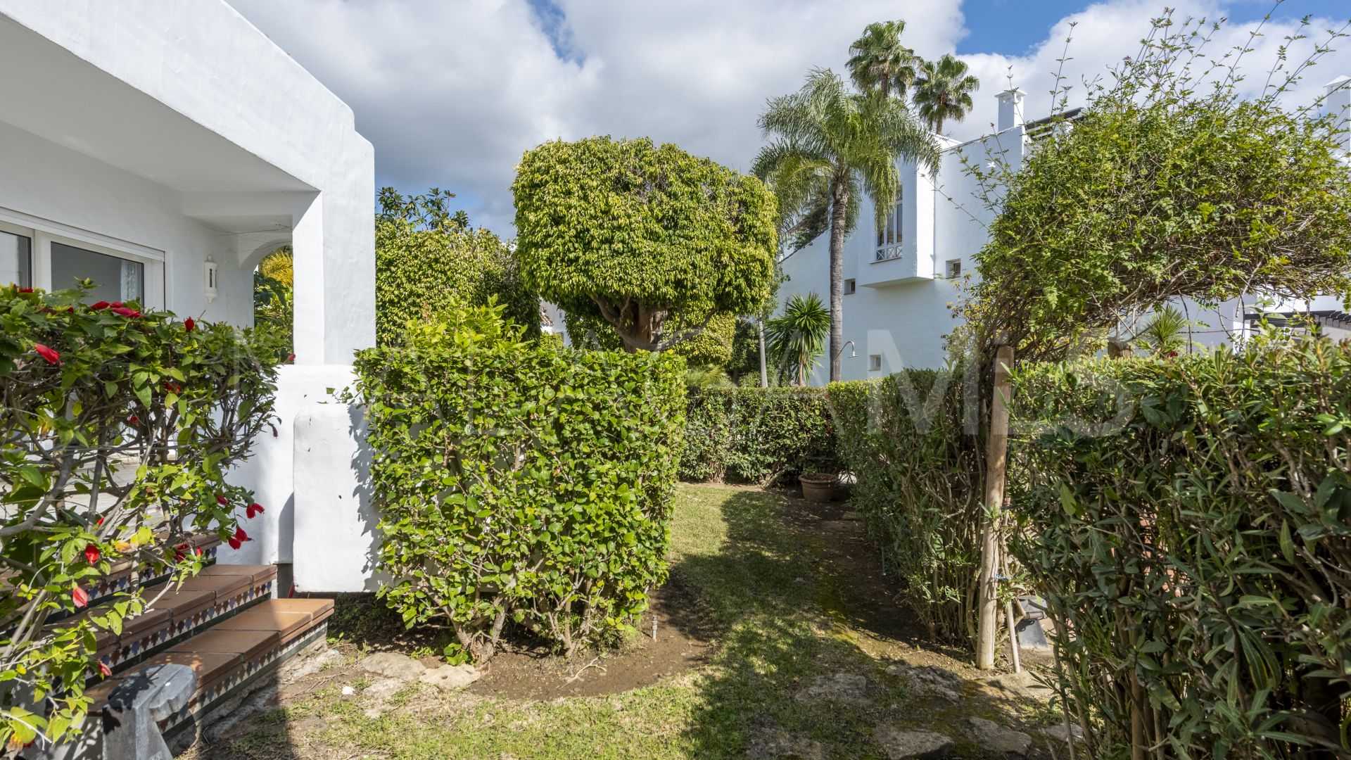 Se vende apartamento planta baja in Alhambra del Mar with 2 bedrooms