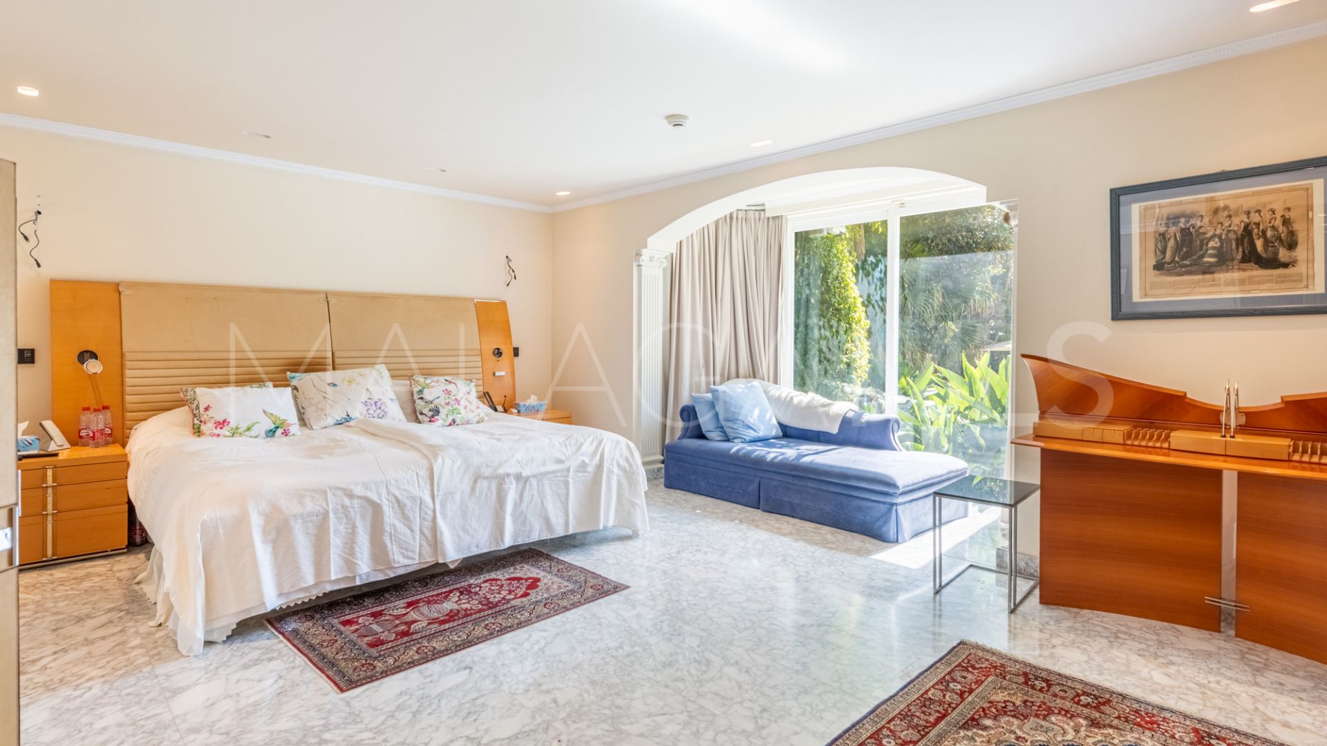 Villa for sale in Nagüeles