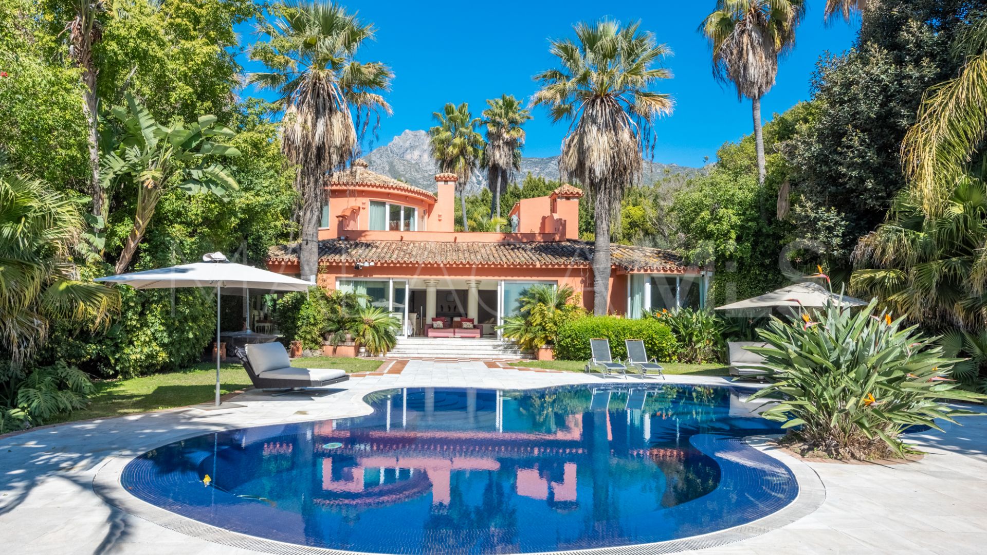 Villa for sale in Nagüeles