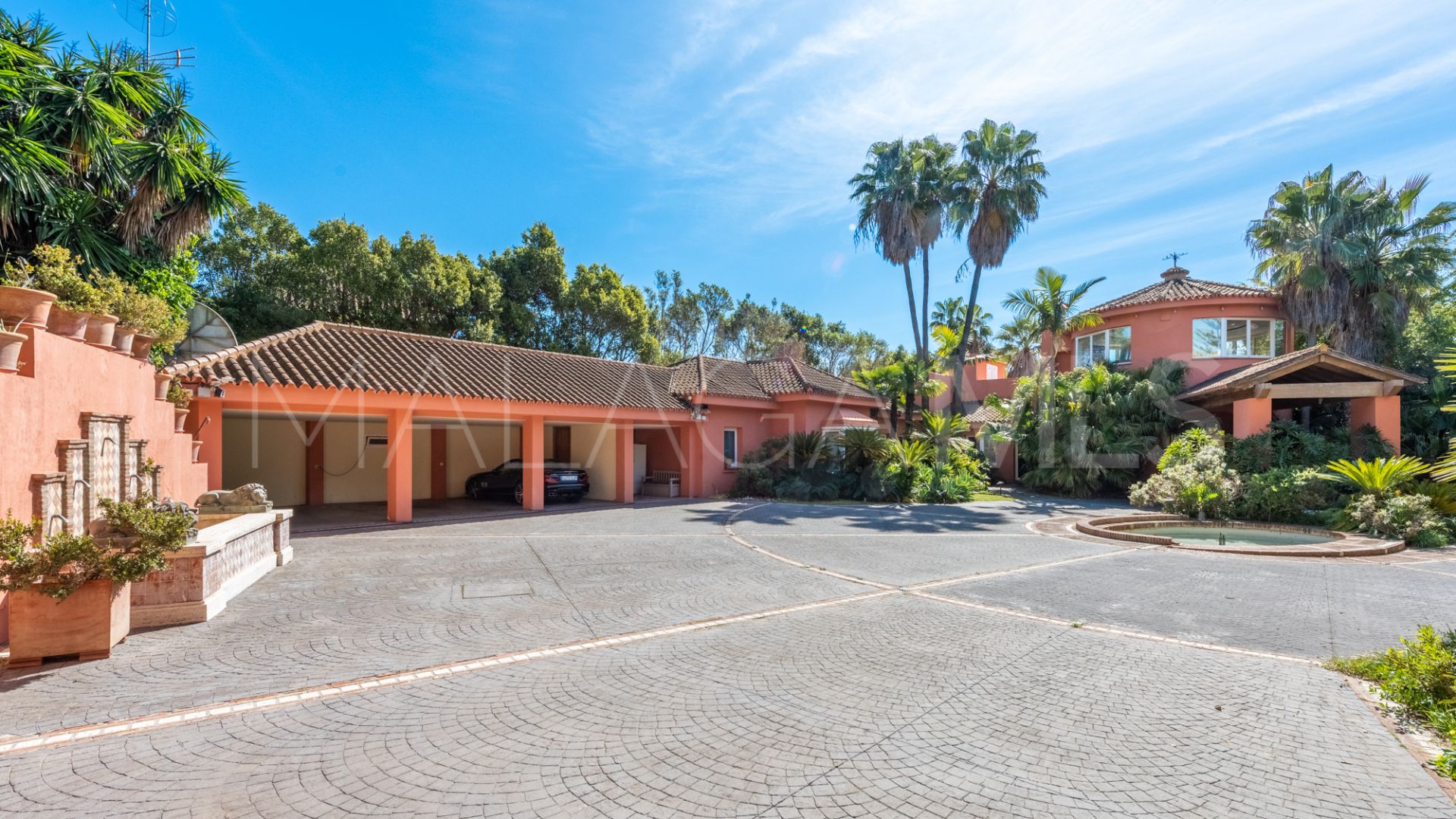 Villa for sale in Nagüeles