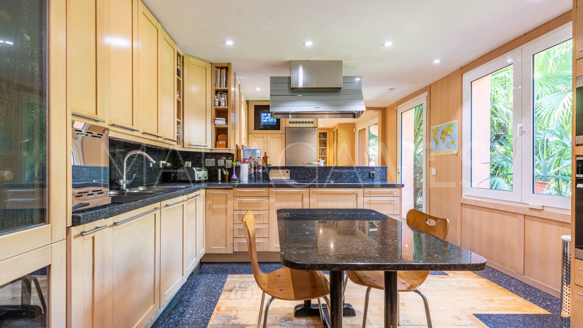 Villa for sale in Nagüeles