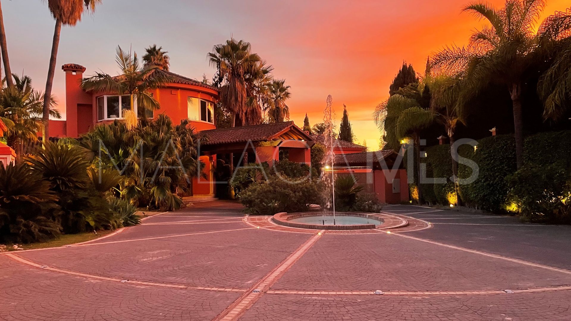 Villa for sale in Nagüeles