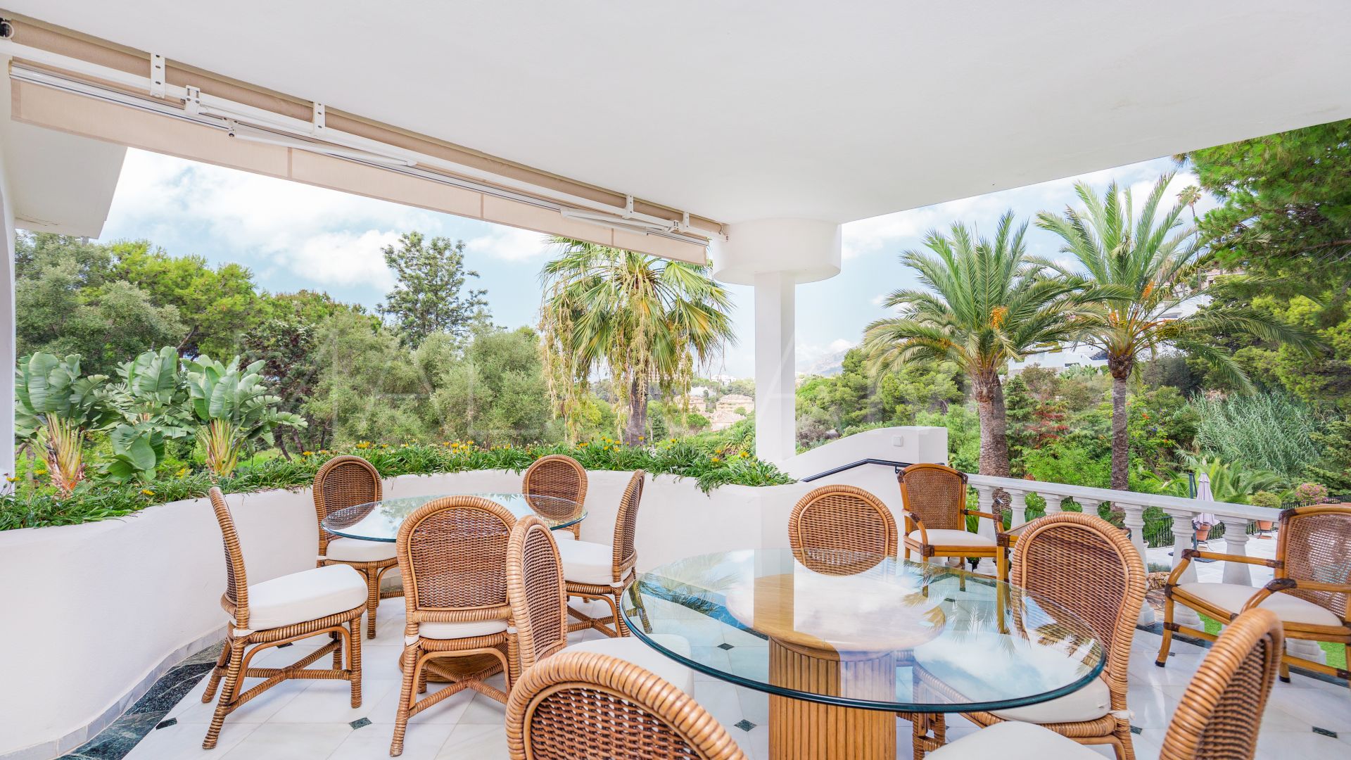 Villa for sale in Rio Real Golf with 7 bedrooms