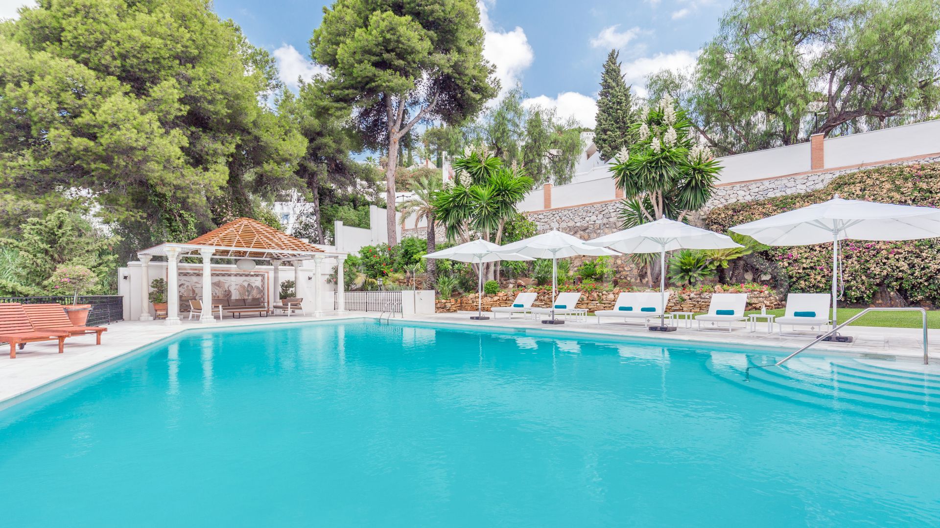 Villa for sale in Rio Real Golf with 7 bedrooms