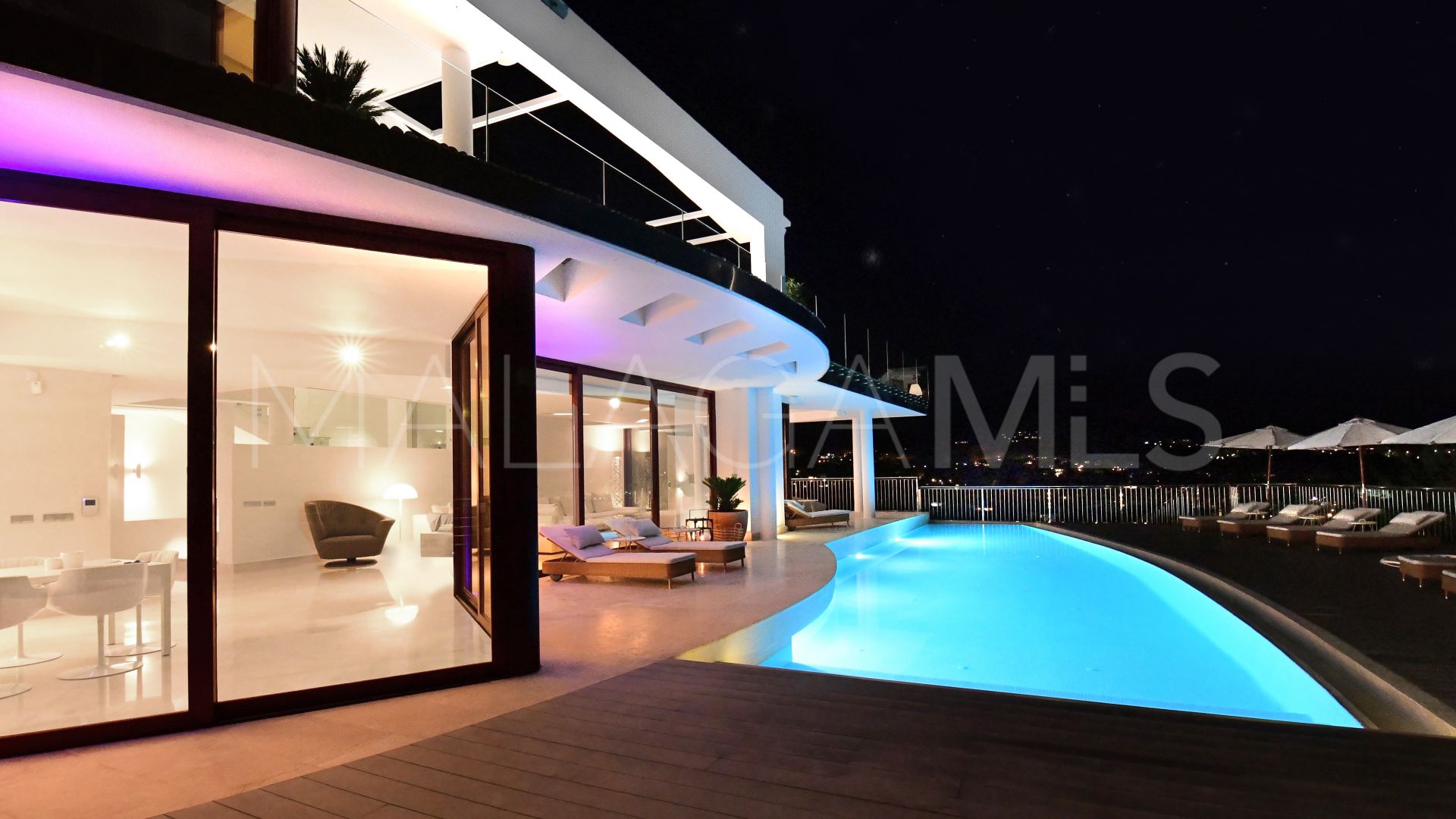 Villa for sale in Las Brisas