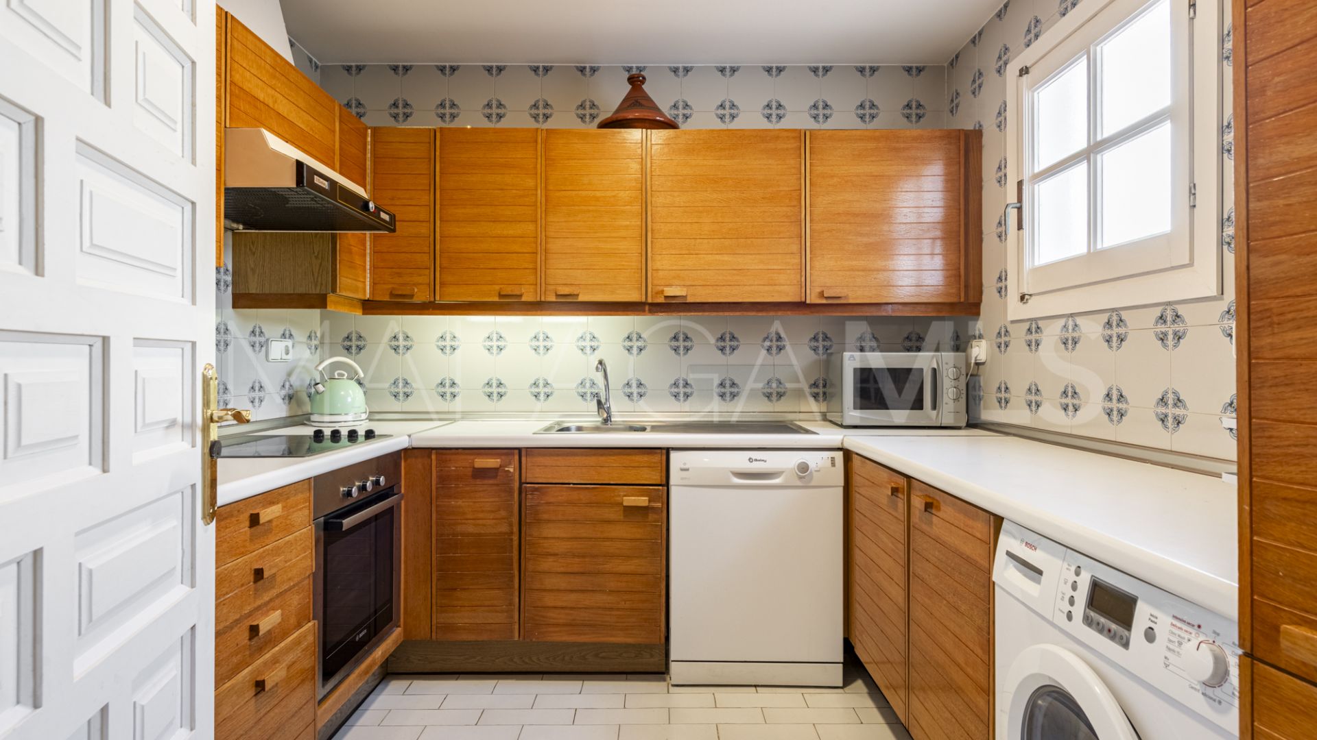 Buy penthouse with 2 bedrooms in Puente Romano II